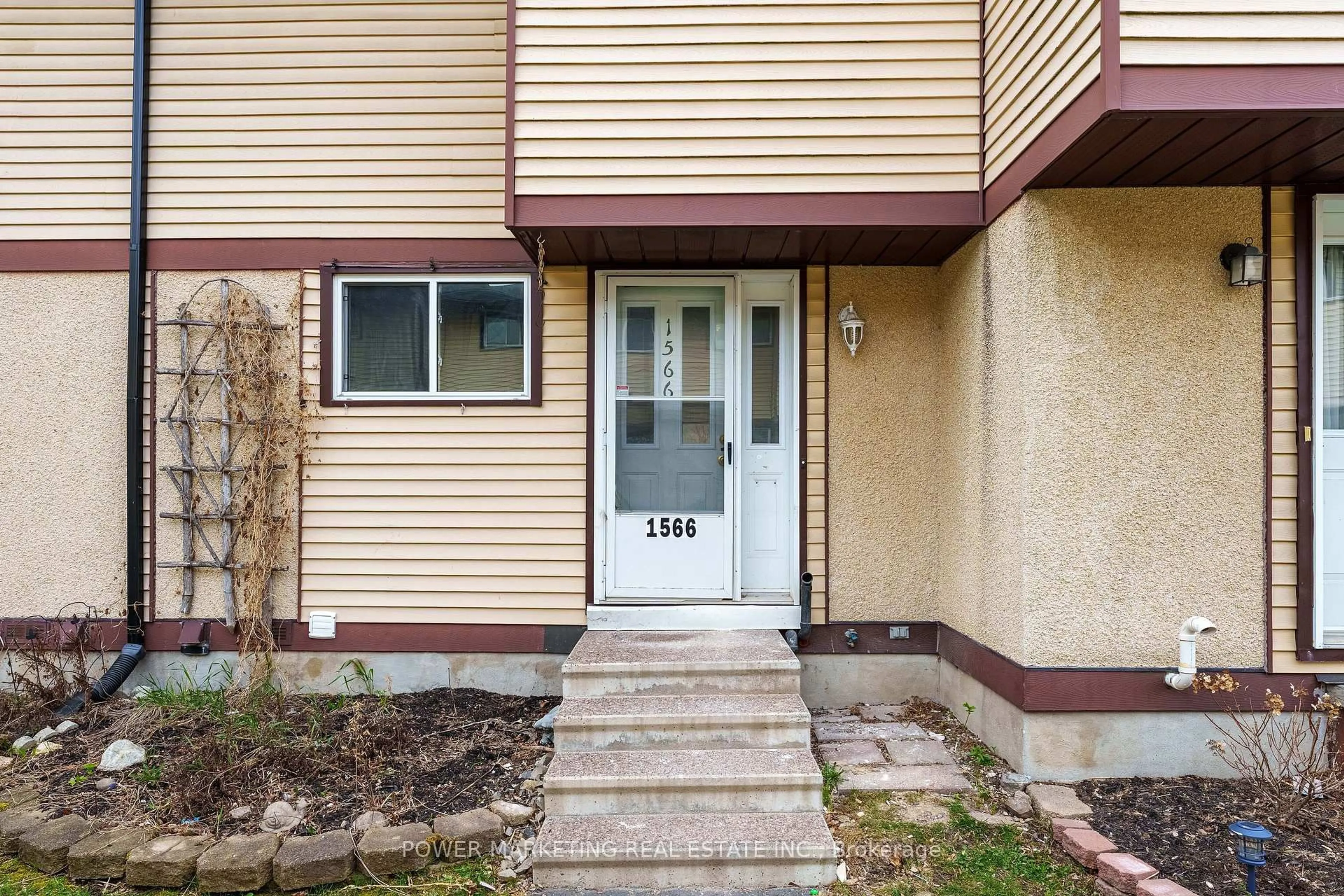 Unknown for 1566 Feather Lane, Ottawa Ontario K1T 1V4