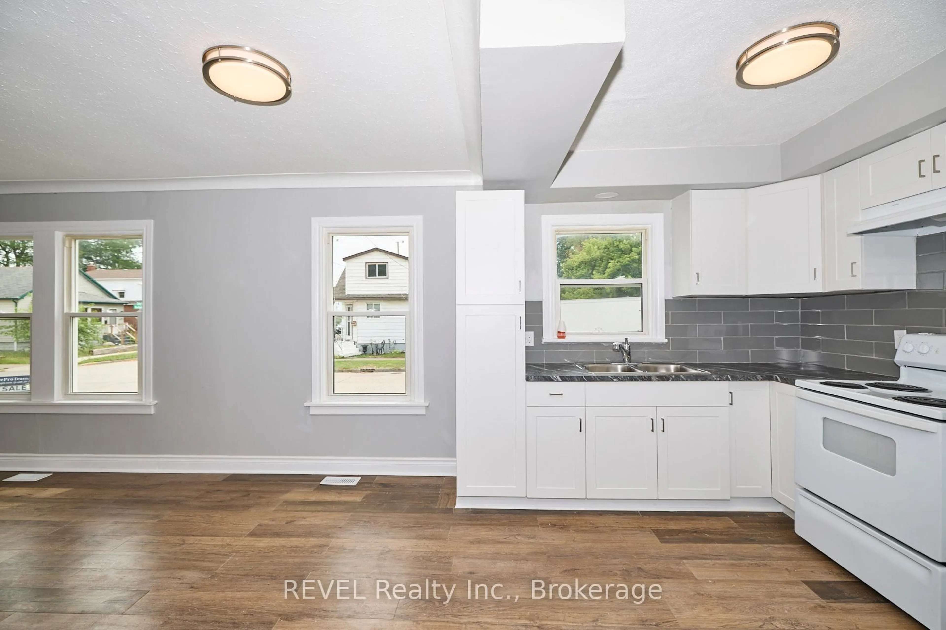 Open concept kitchen, unknown for 43 COSBY Ave, St. Catharines Ontario L2M 5R7