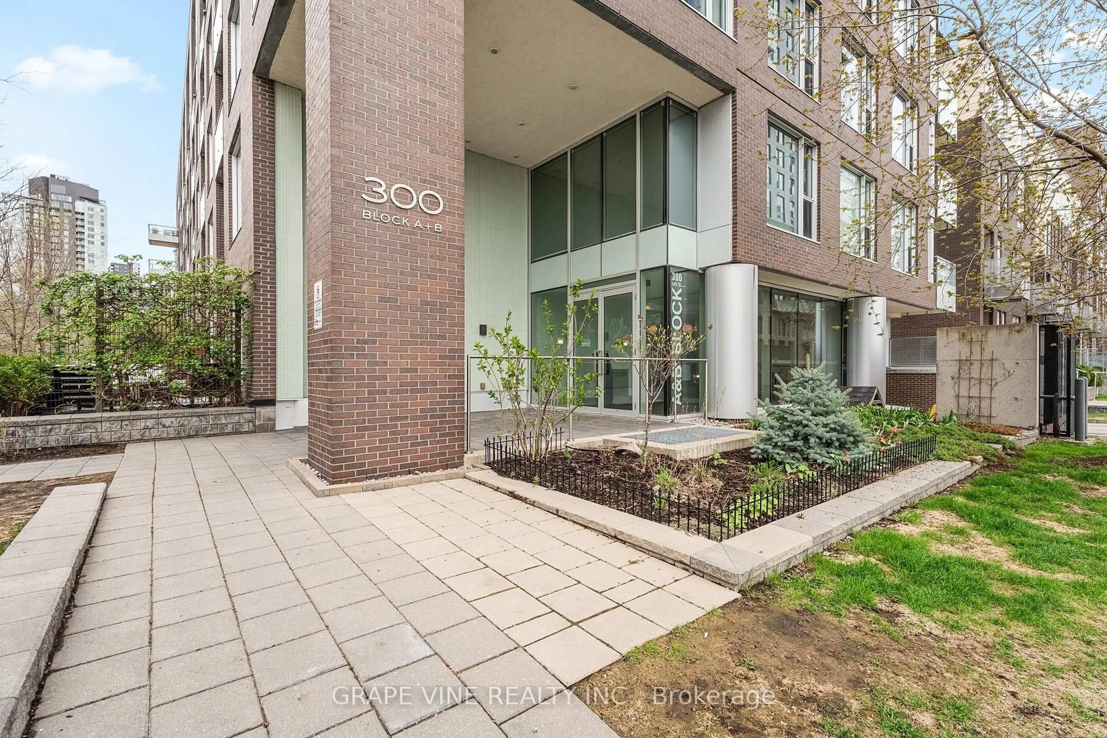 Unknown for 300 Lett St #501, Ottawa Ontario K1R 0A8