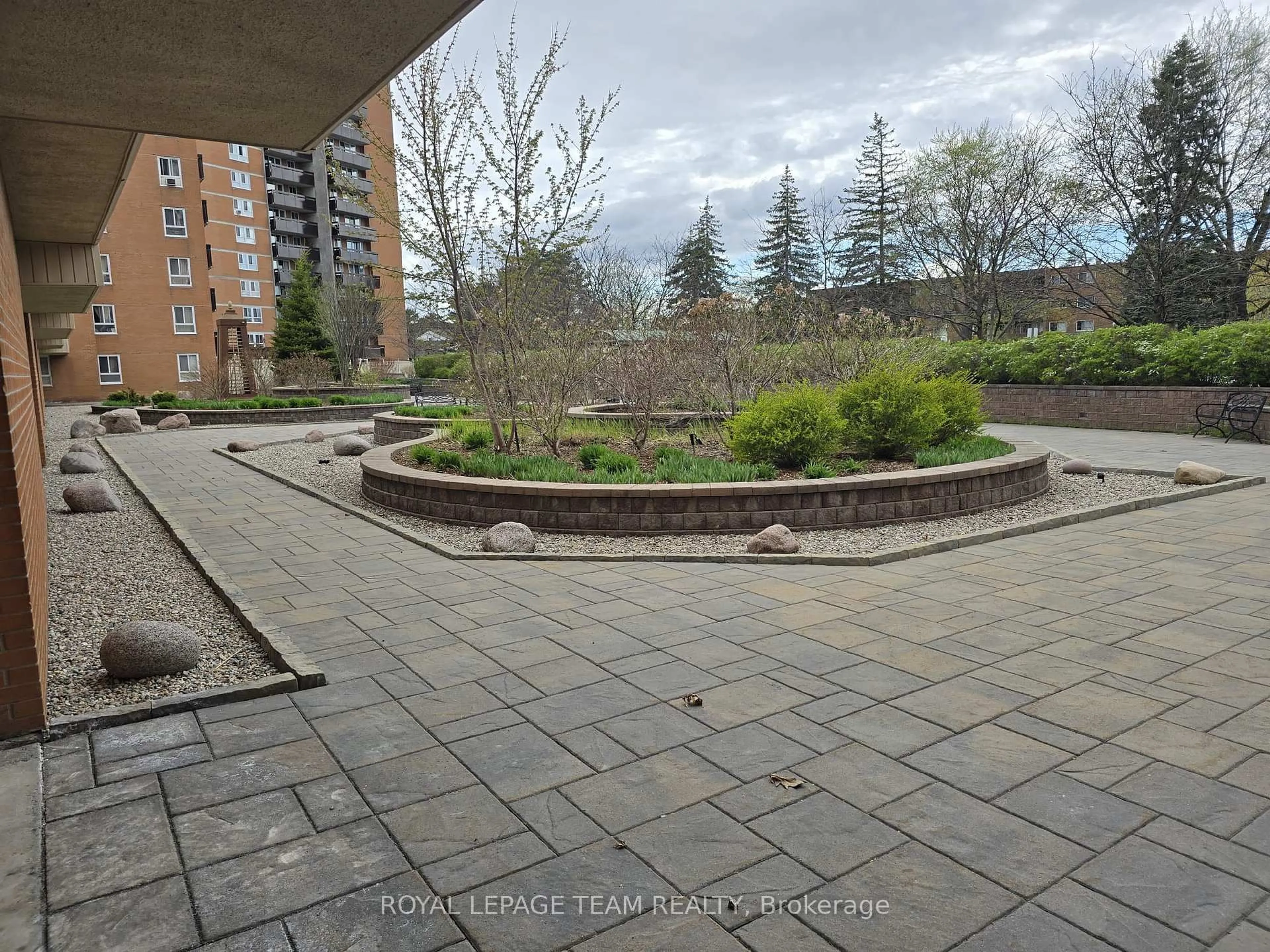 Patio, street for 2020 Jasmine Cres #718, Ottawa Ontario K1J 8K5