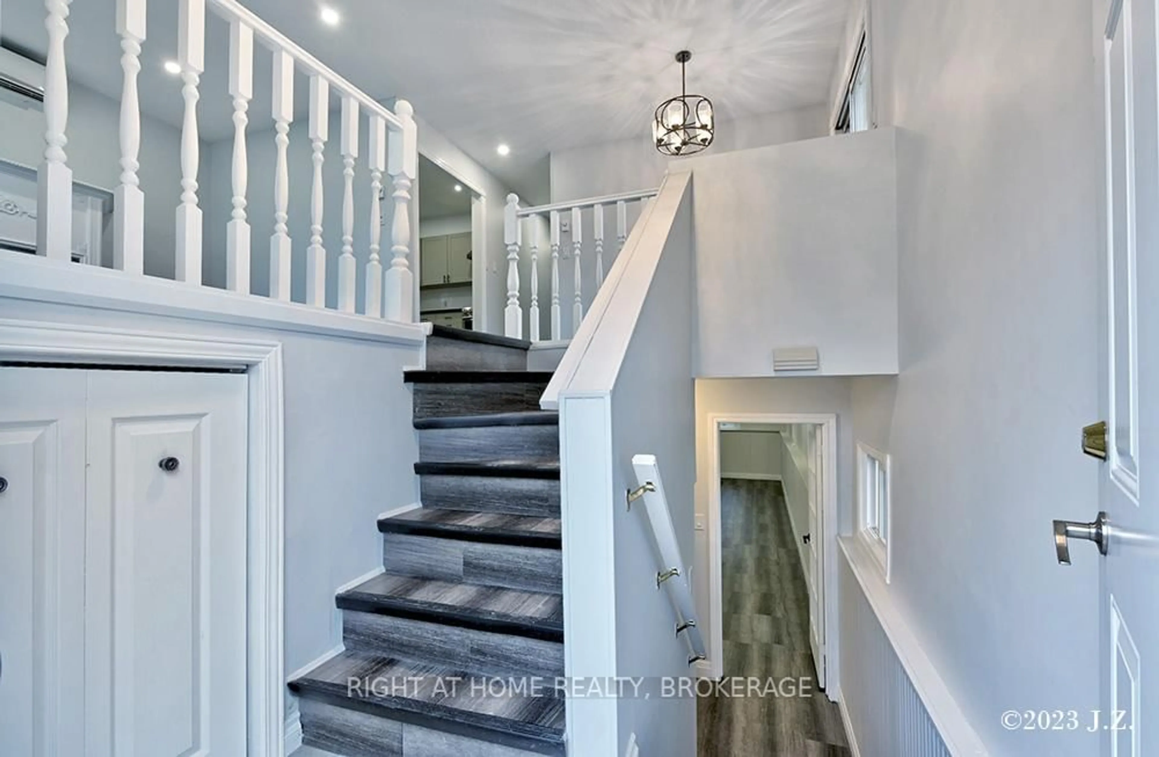 Stairs for 839 Mountain Ash Rd, Peterborough South Ontario K9J 8K2
