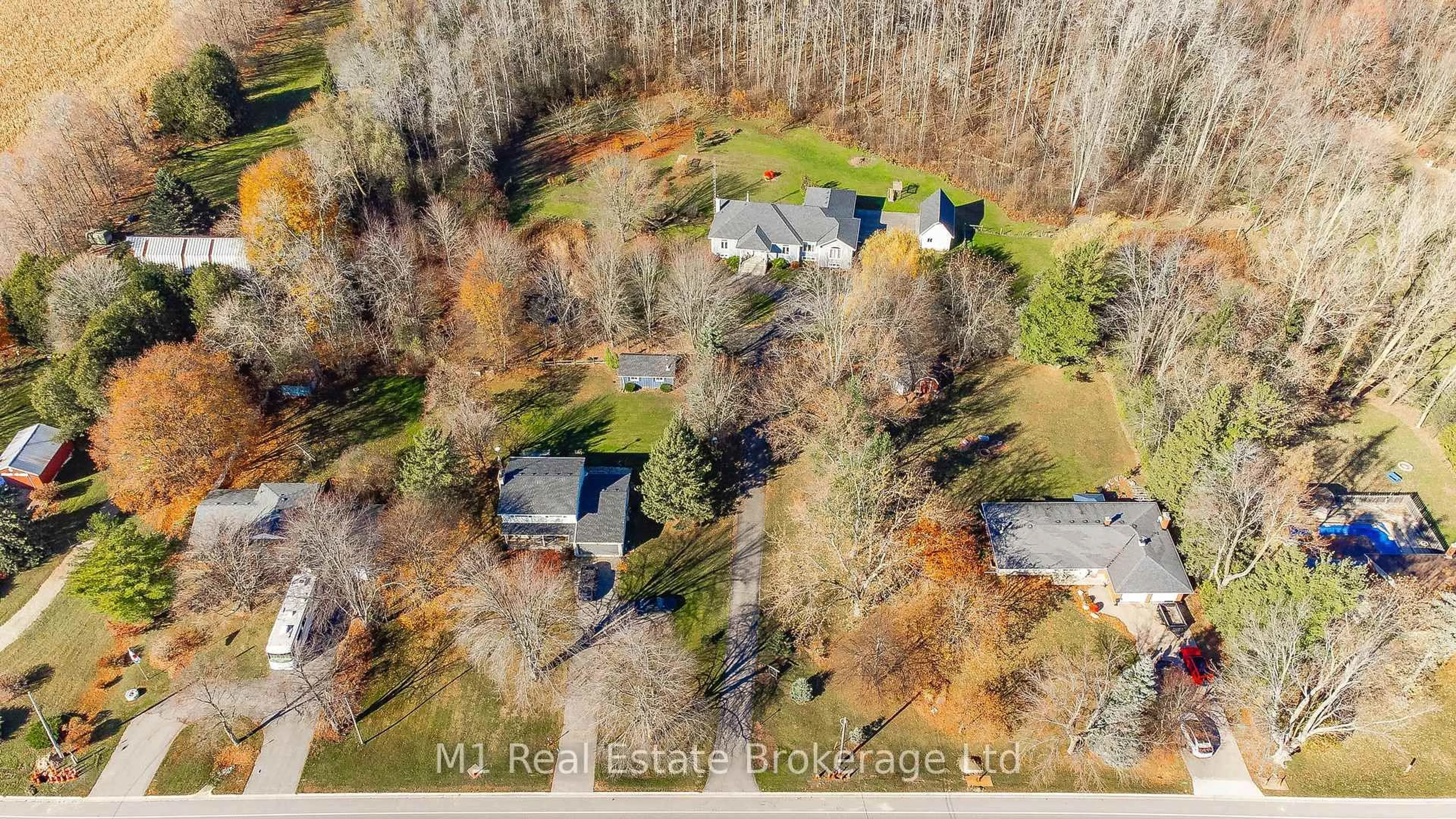 A pic from outside/outdoor area/front of a property/back of a property/a pic from drone, unknown for 7610 Wellington Road 51 Rd, Guelph/Eramosa Ontario N1H 6J2