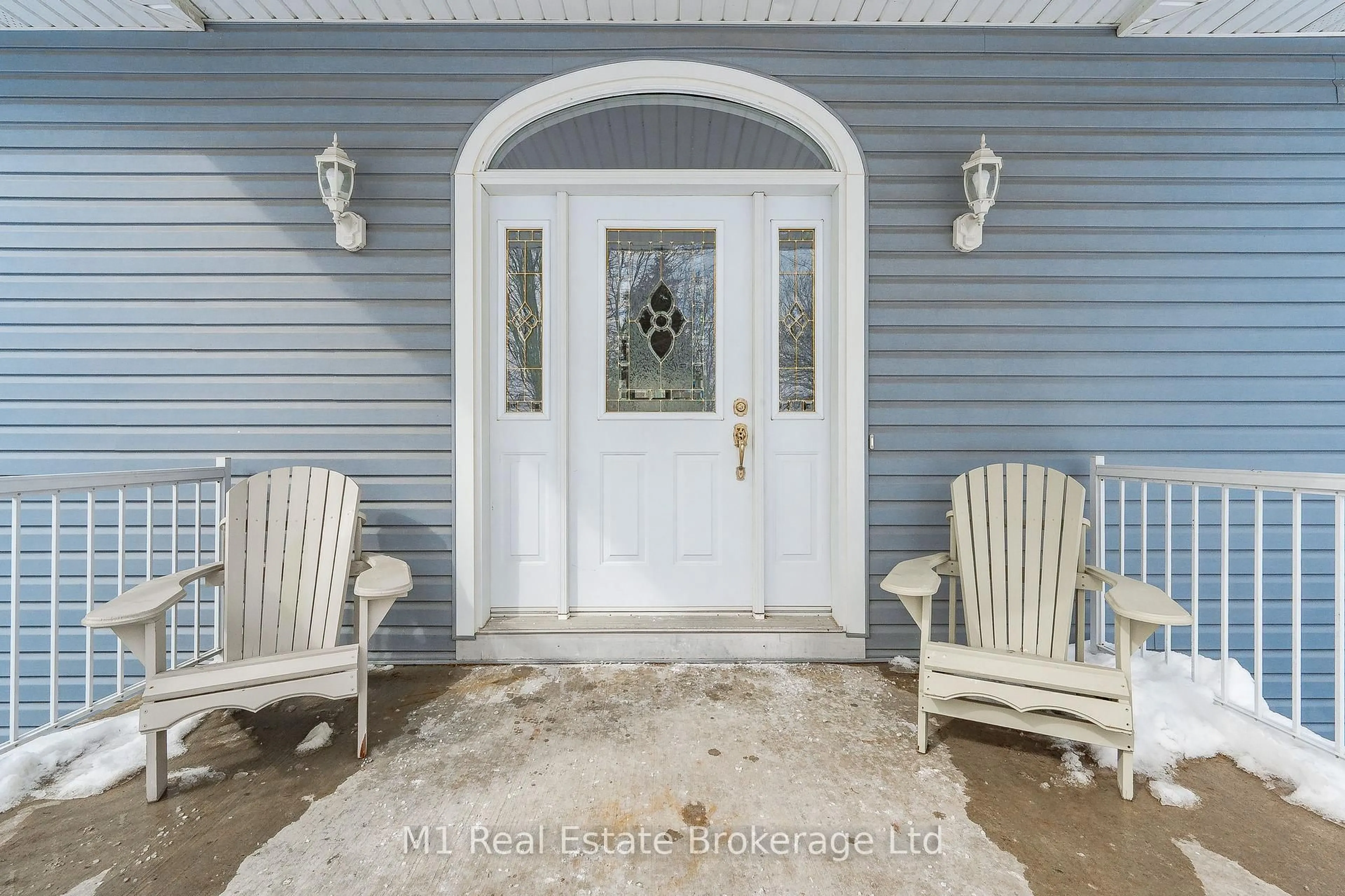 Indoor entryway for 7610 Wellington Road 51 Rd, Guelph/Eramosa Ontario N1H 6J2
