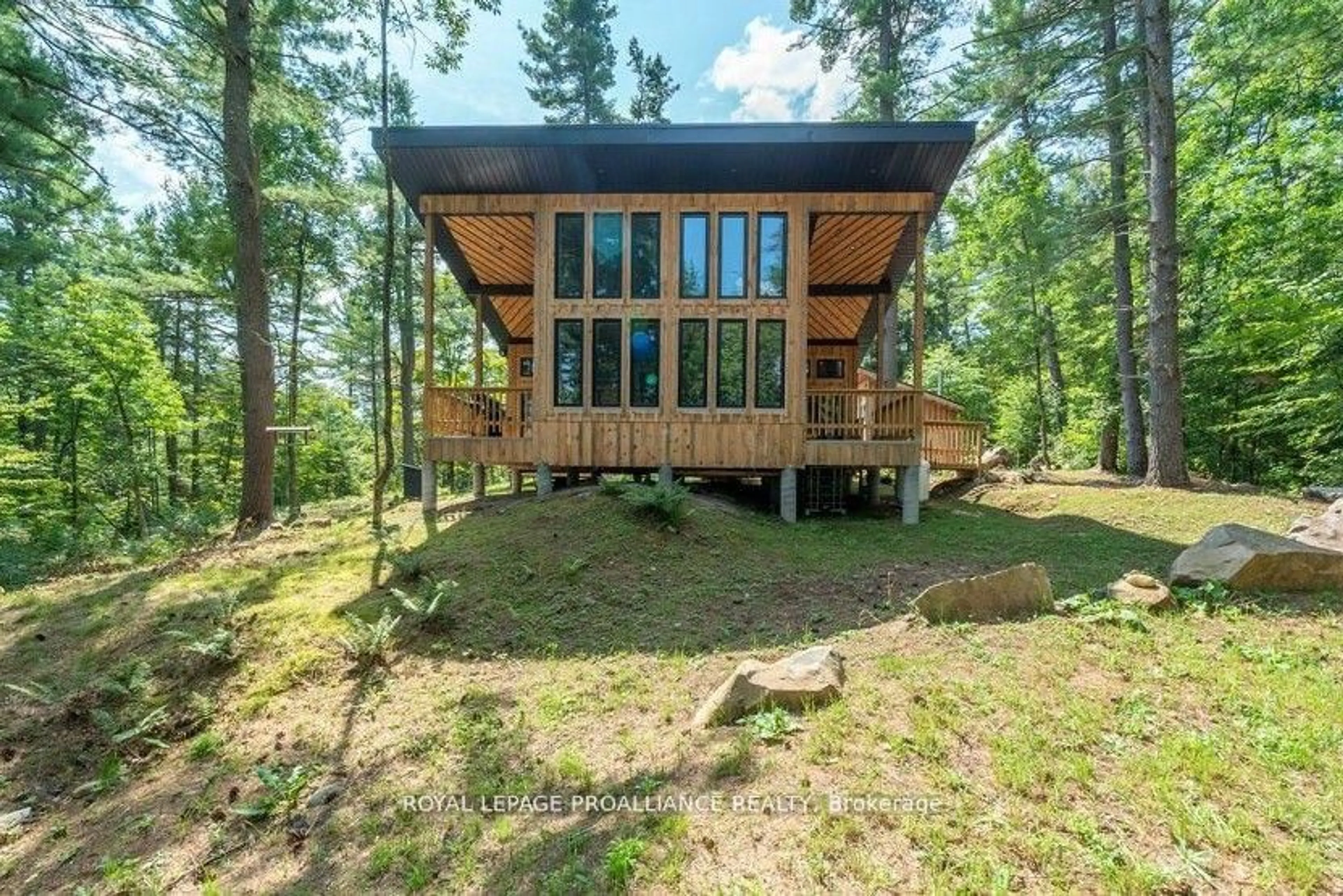 Shed for 1812 Norway-Lake Lane, Plevna Ontario K0H 2M0