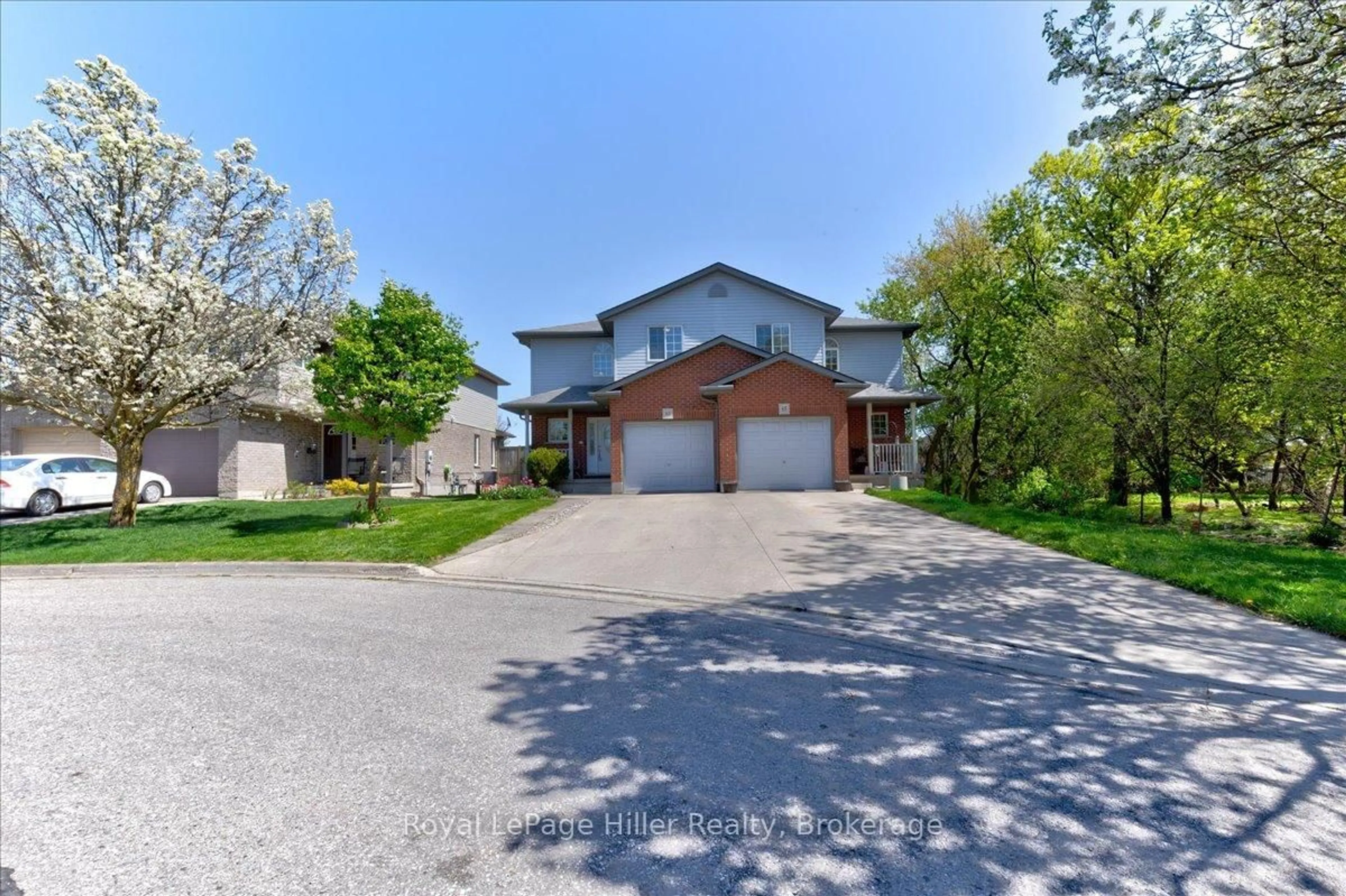 A pic from outside/outdoor area/front of a property/back of a property/a pic from drone, street for 83 Bell Crt, Stratford Ontario N5A 7W8