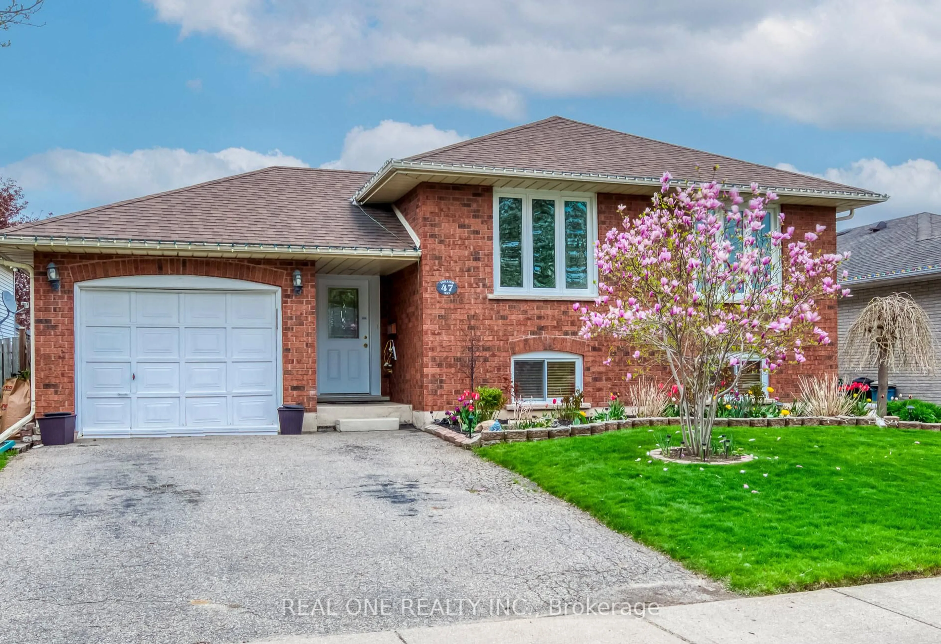 Home with brick exterior material, street for 47 Trillium Way, Brantford Ontario N3R 7T8