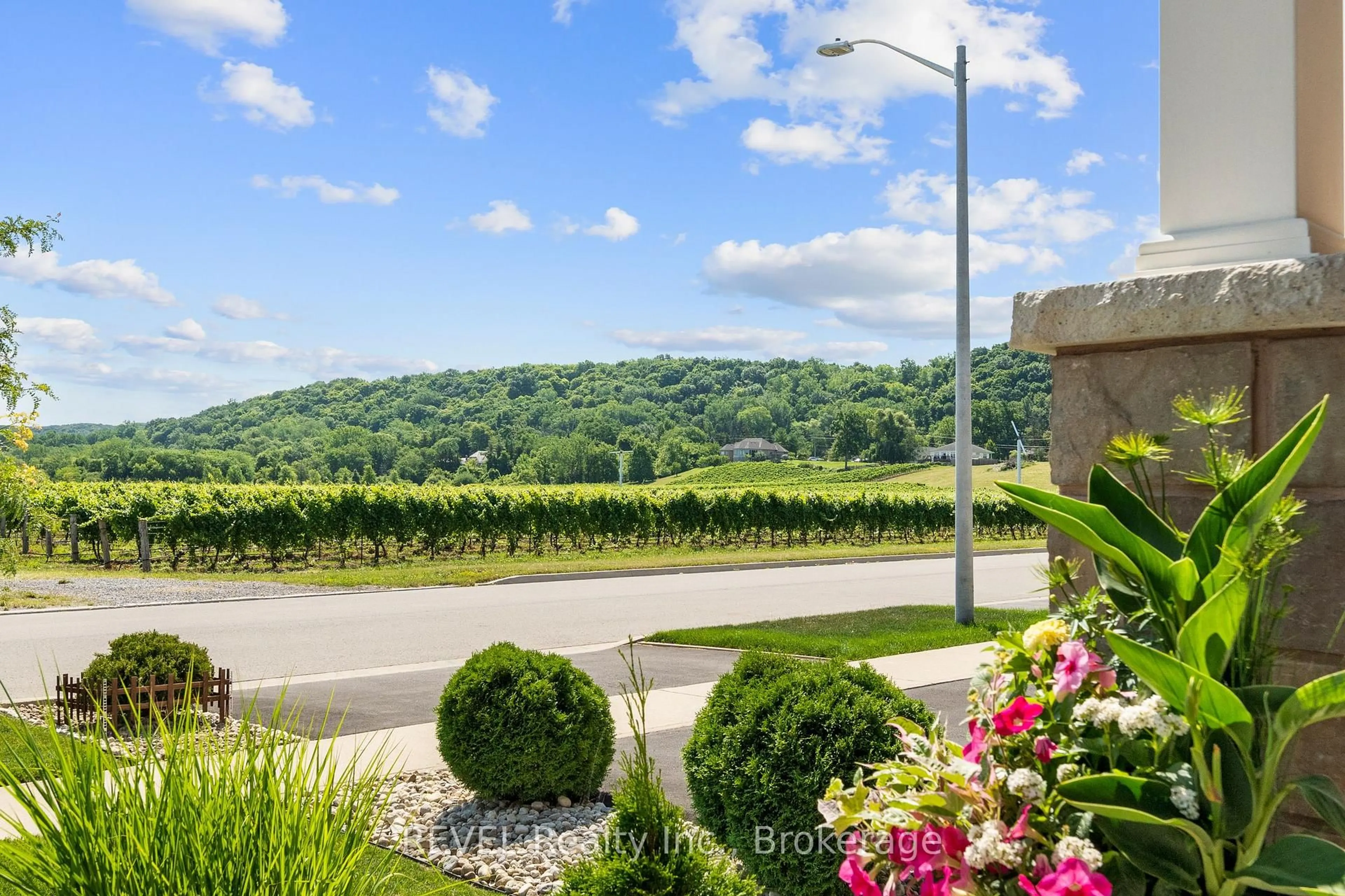 Patio, water/lake/river/ocean view for 316 Concession 3 Rd, Niagara-on-the-Lake Ontario L0S 1J0