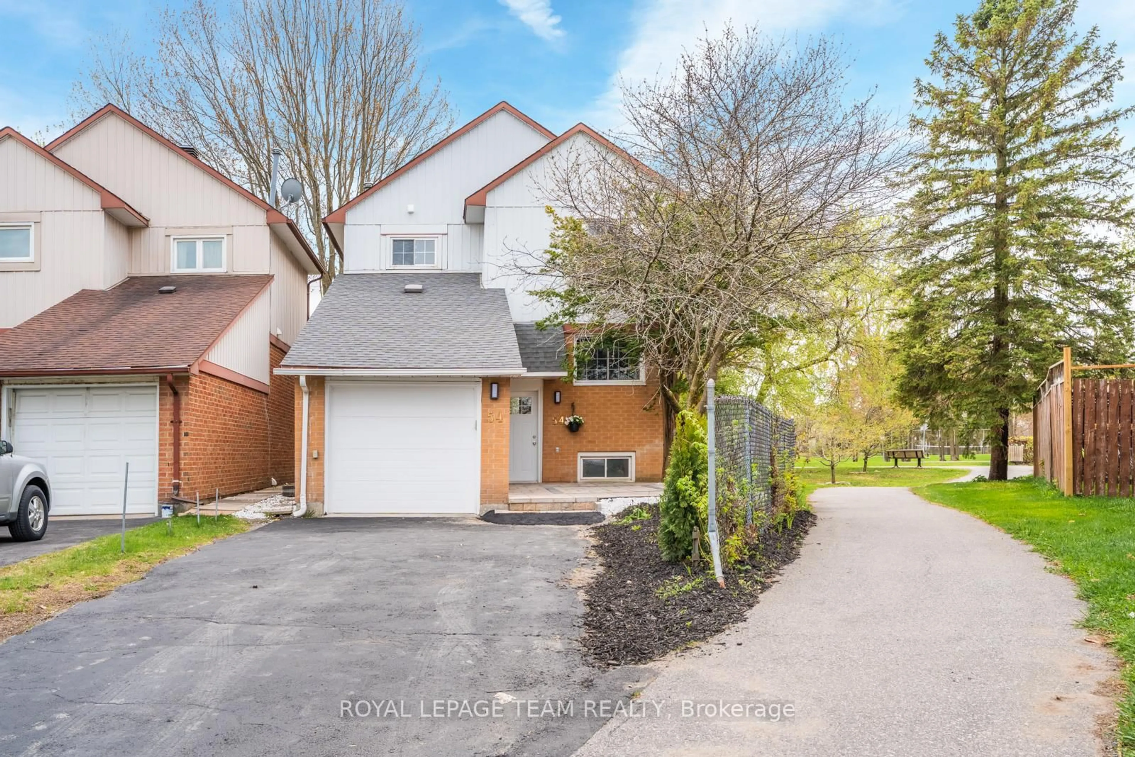 A pic from outside/outdoor area/front of a property/back of a property/a pic from drone, street for 54 Greenboro Cres, Ottawa Ontario K1T 1W5
