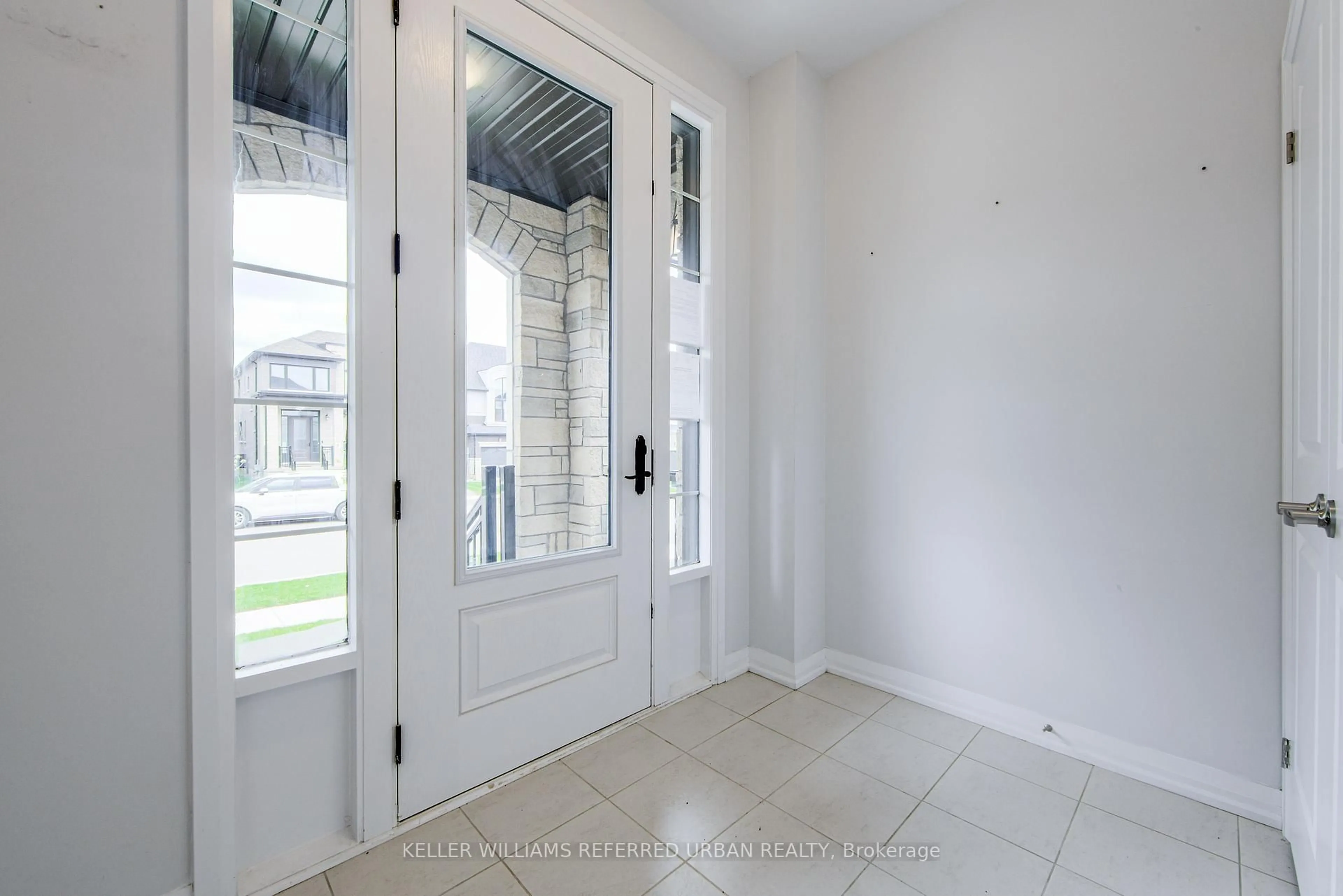 Indoor entryway for 567 Bedi Dr Dr, Woodstock Ontario N4T 0P1