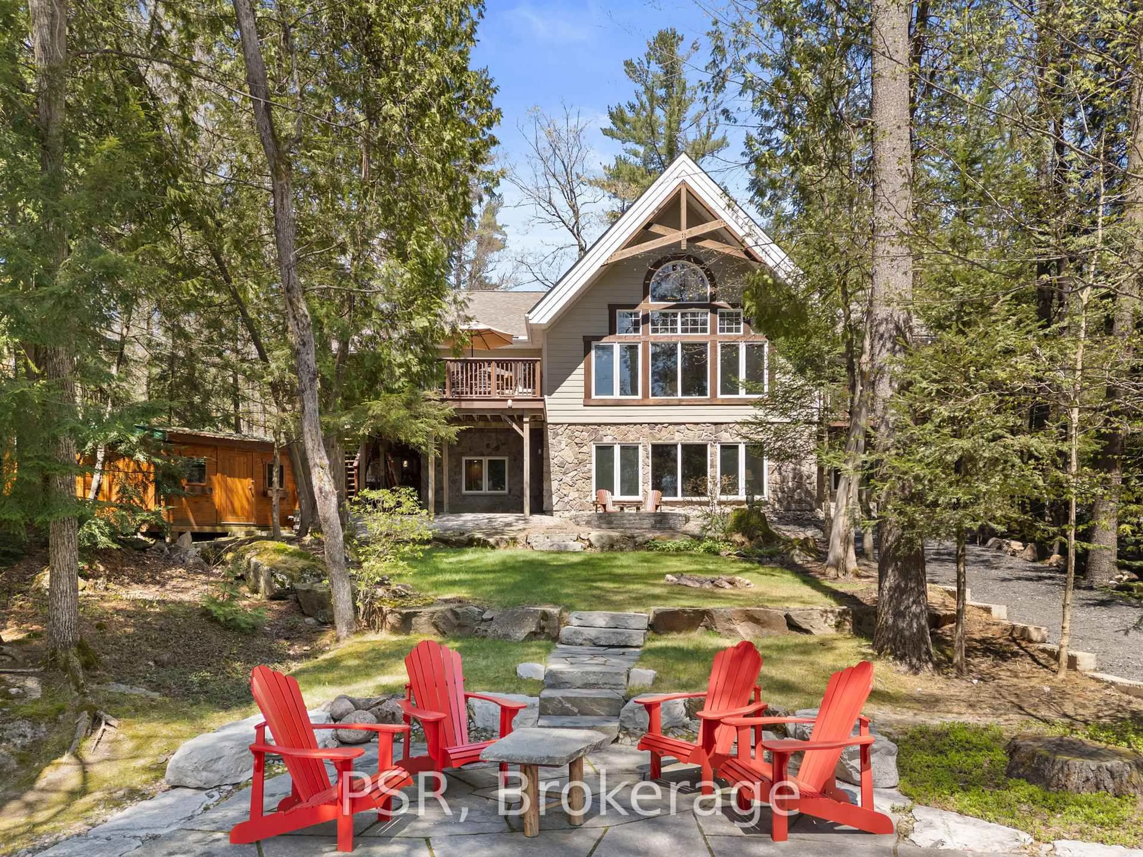 A pic from outside/outdoor area/front of a property/back of a property/a pic from drone, unknown for 1049 Catherine Bagley Rd, Gravenhurst Ontario P0E 1N0