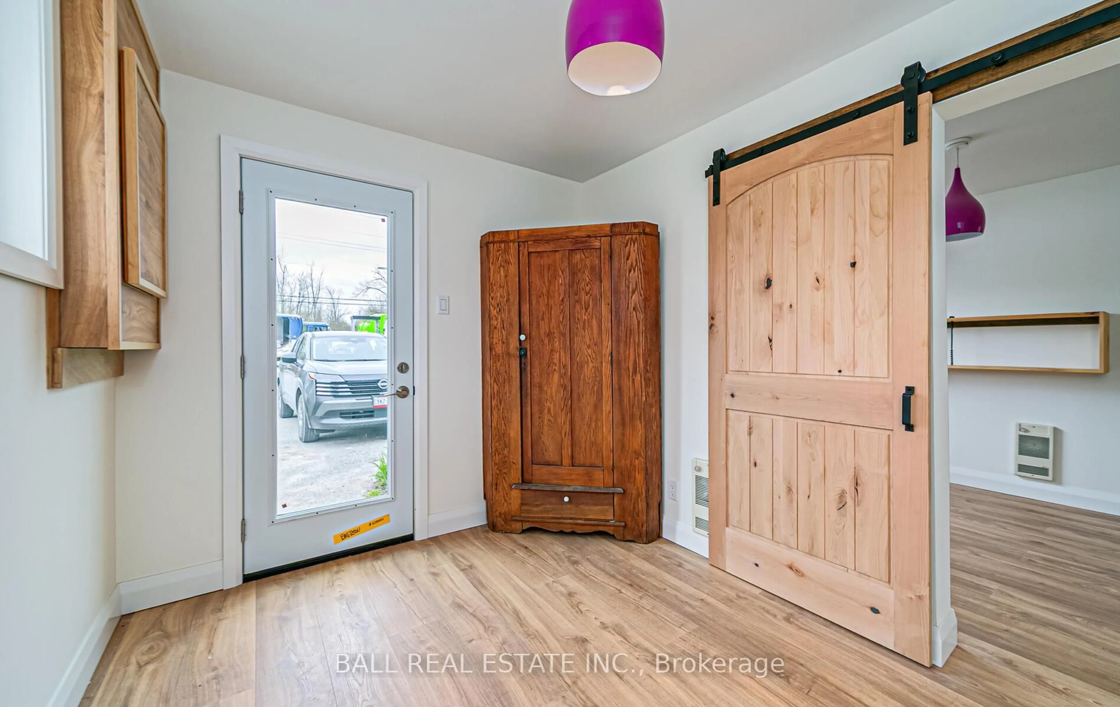 Indoor entryway for 4007 County 6 Rd, North Kawartha Ontario K0L 2H0