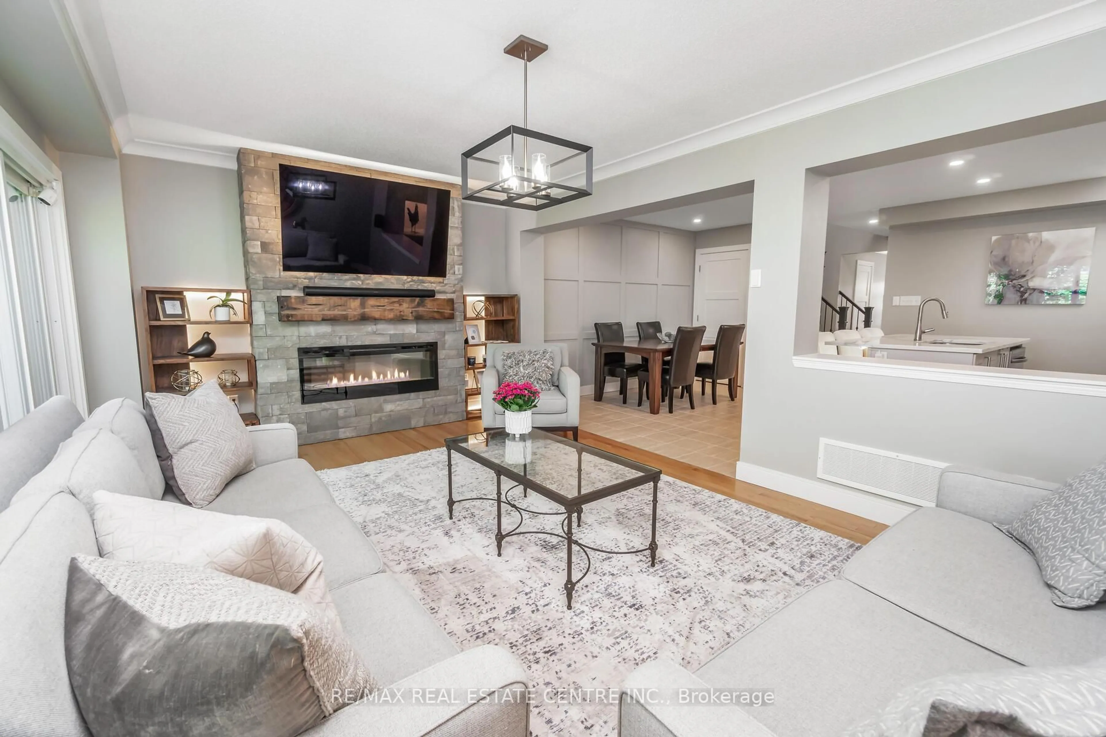 Living room with furniture, unknown for 1035 Victoria Rd #21, Guelph Ontario N1L 0H5