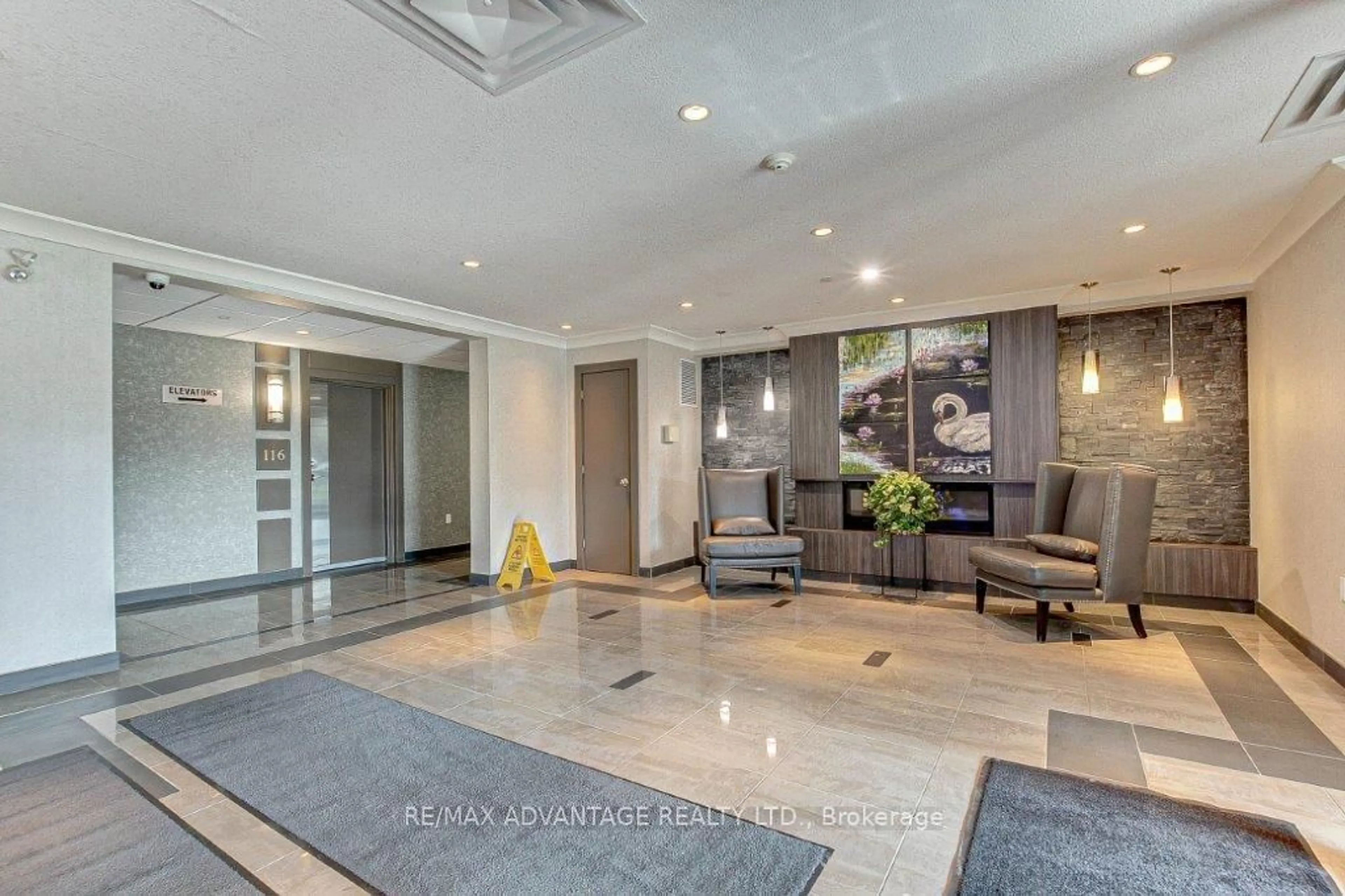Lobby for 320 Sugarcreek Tr #310, London North Ontario N6H 0G3