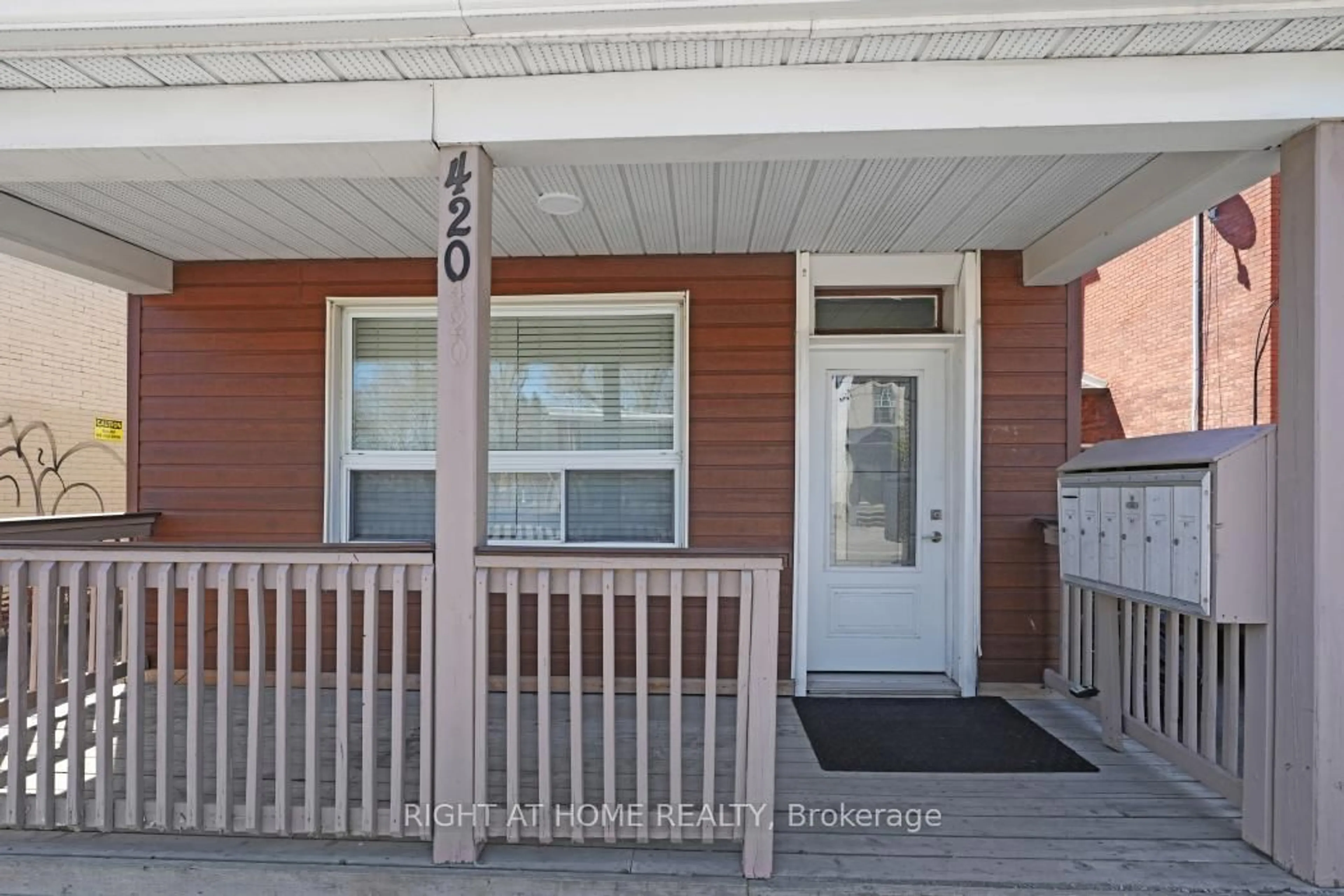 Unknown for 420 Bronson Ave, Ottawa Ontario K1R 6J6