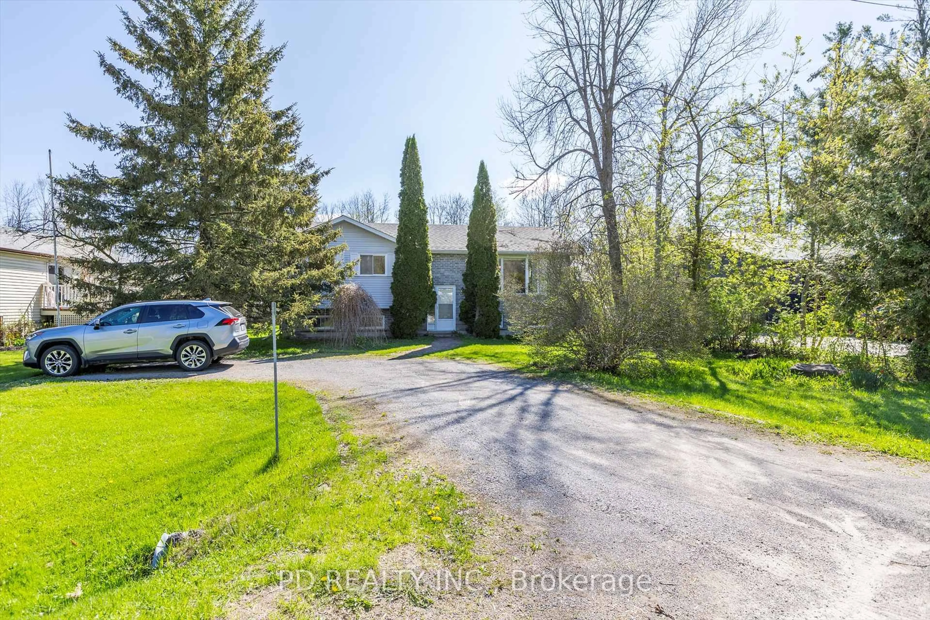A pic from outside/outdoor area/front of a property/back of a property/a pic from drone, street for 40 Clearview Dr, Kawartha Lakes Ontario K0L 2W0