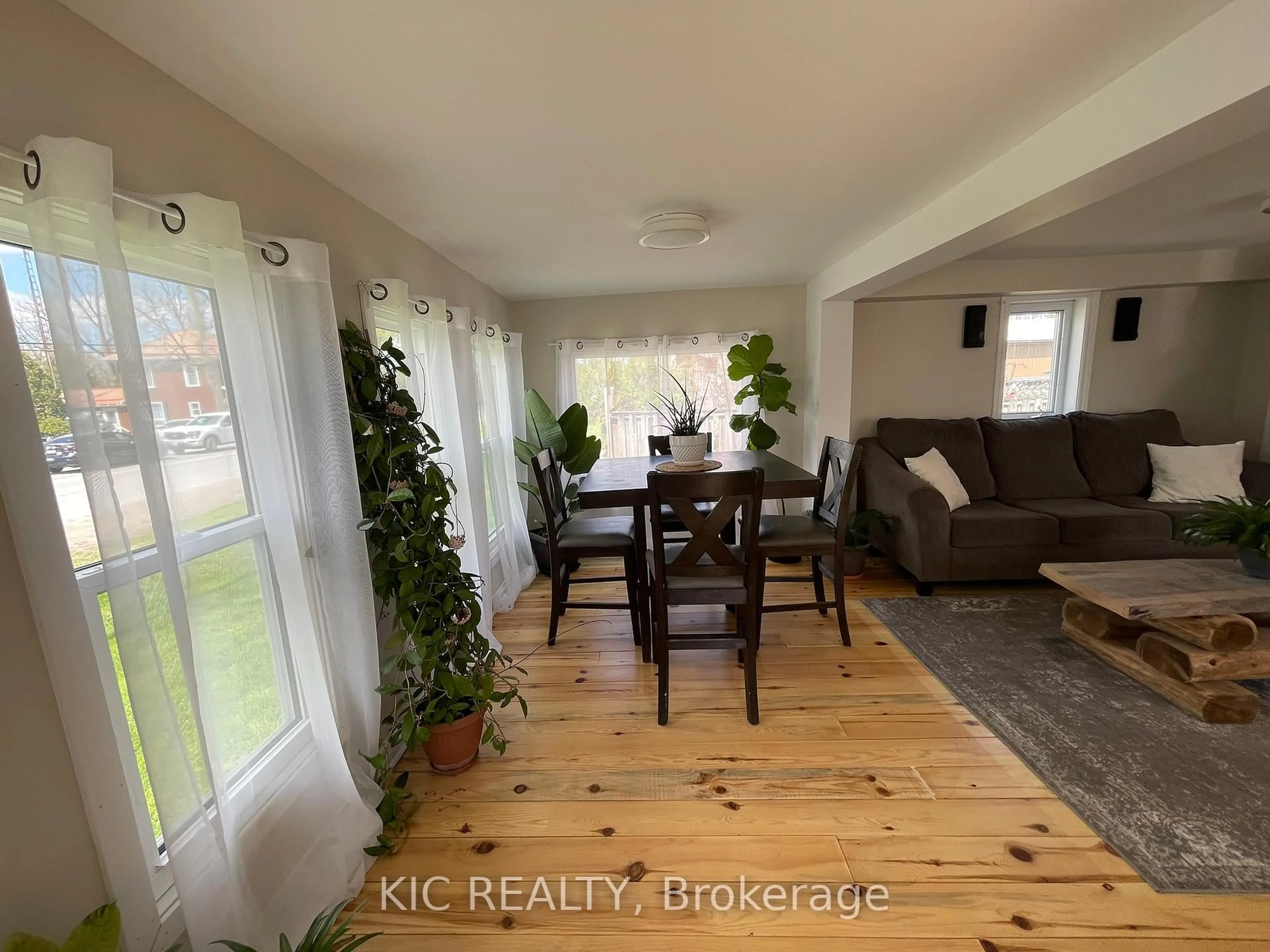A pic of a room for 668 Church St, Trent Hills Ontario K0L 2Z0