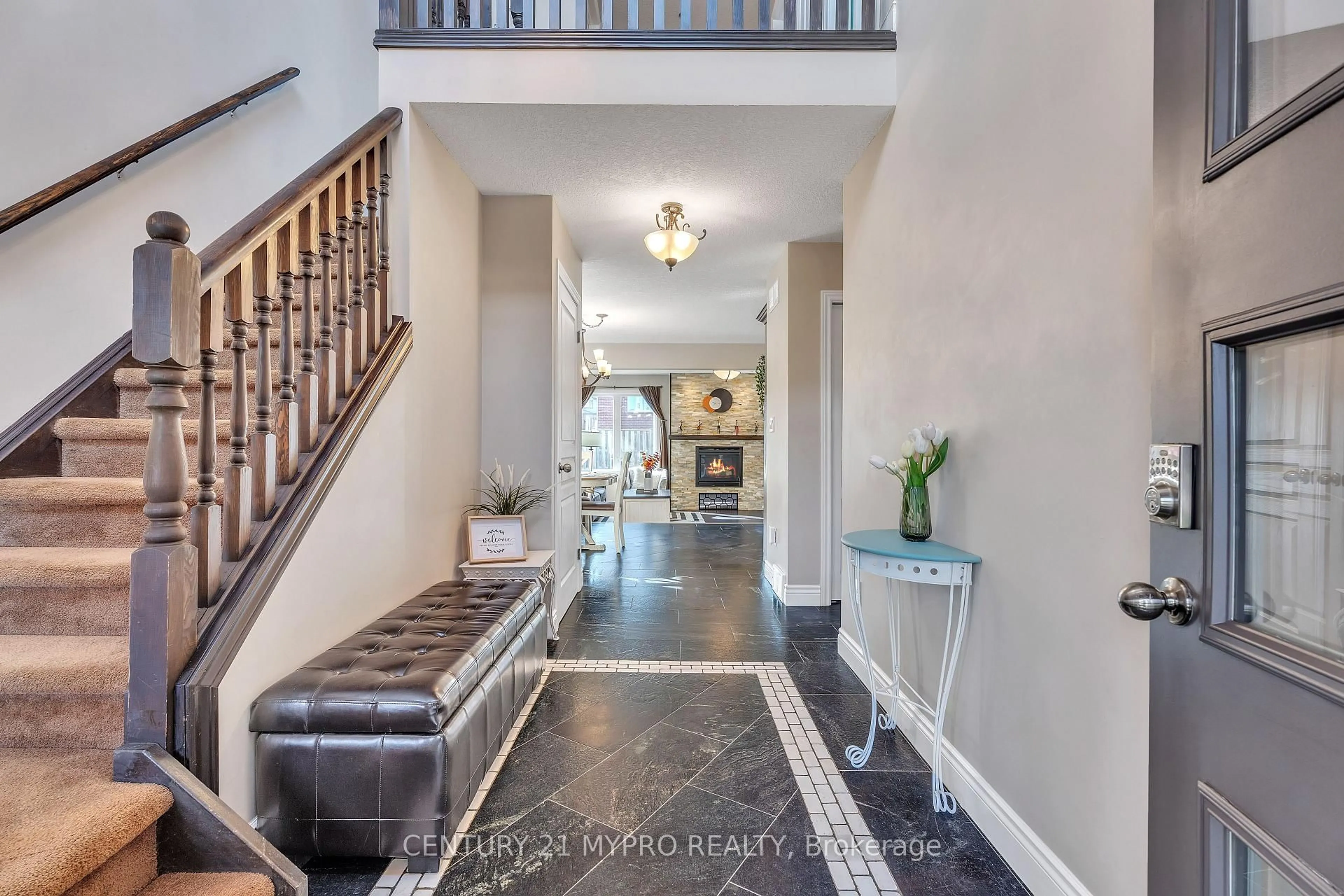 Indoor entryway for 995 Roulston Cres, London North Ontario N6H 0E8