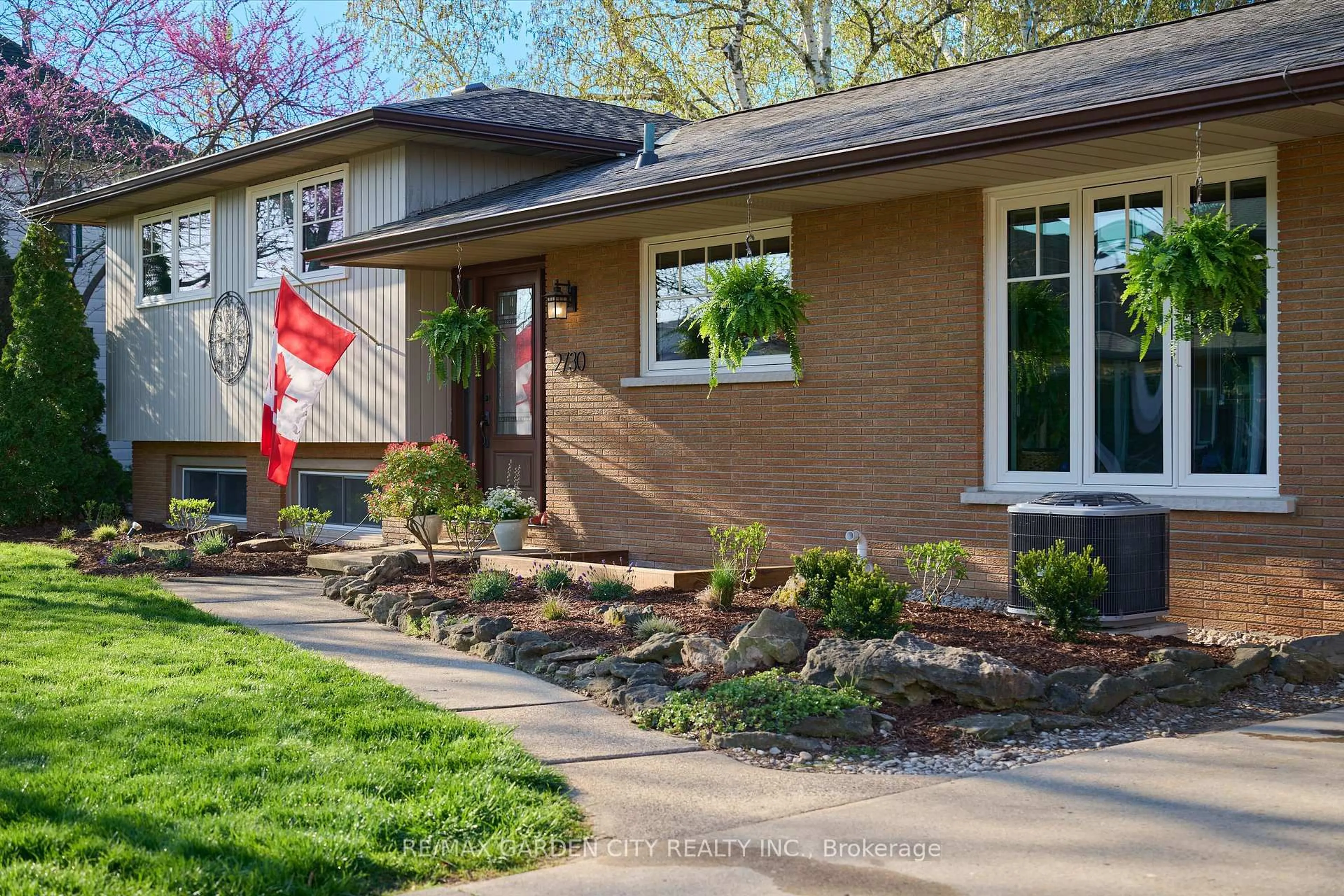 Home with brick exterior material, street for 2730 Prince William St, Lincoln Ontario L0R 1S0