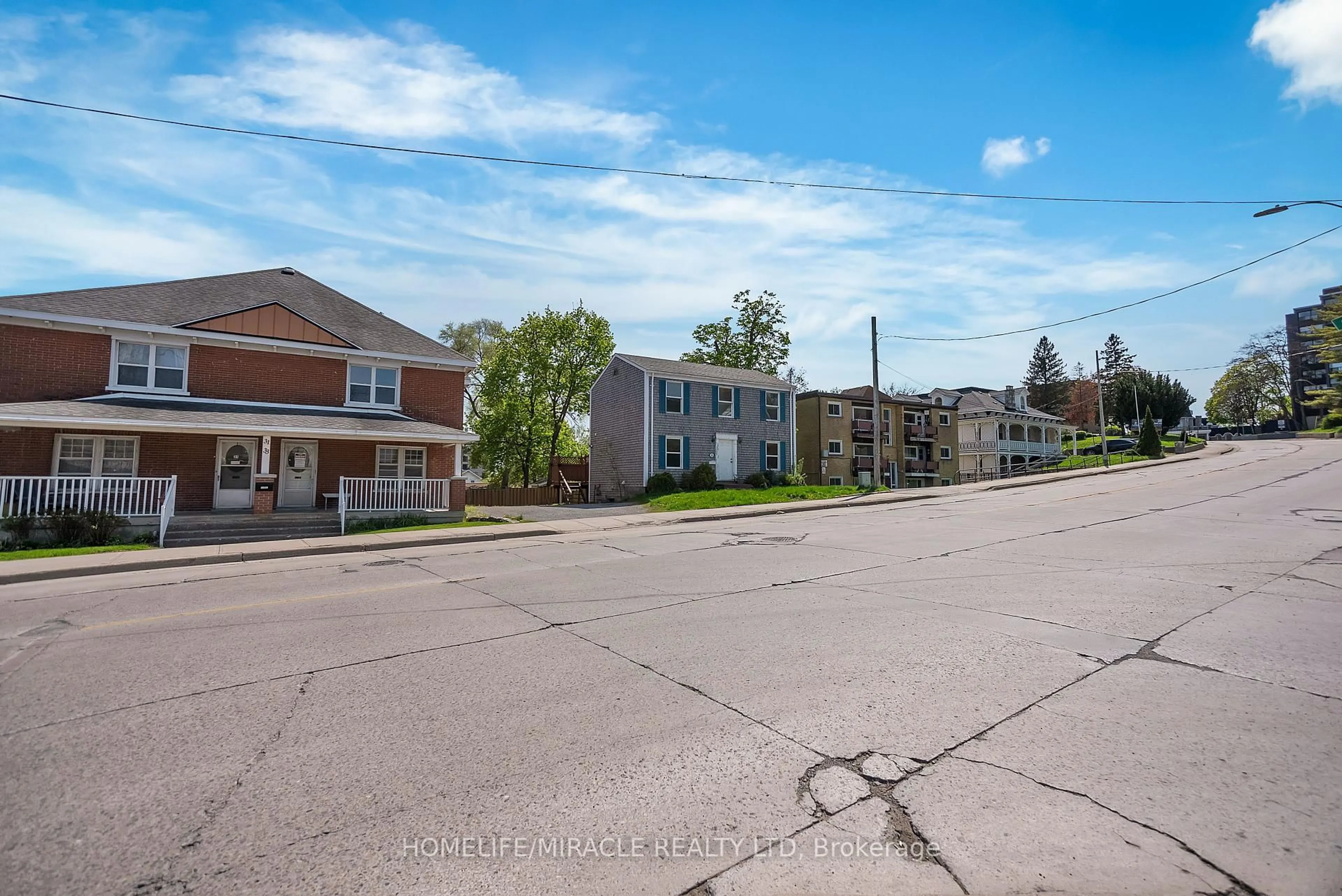 Patio, street for 35 Bridge St, Belleville Ontario K8P 1H9