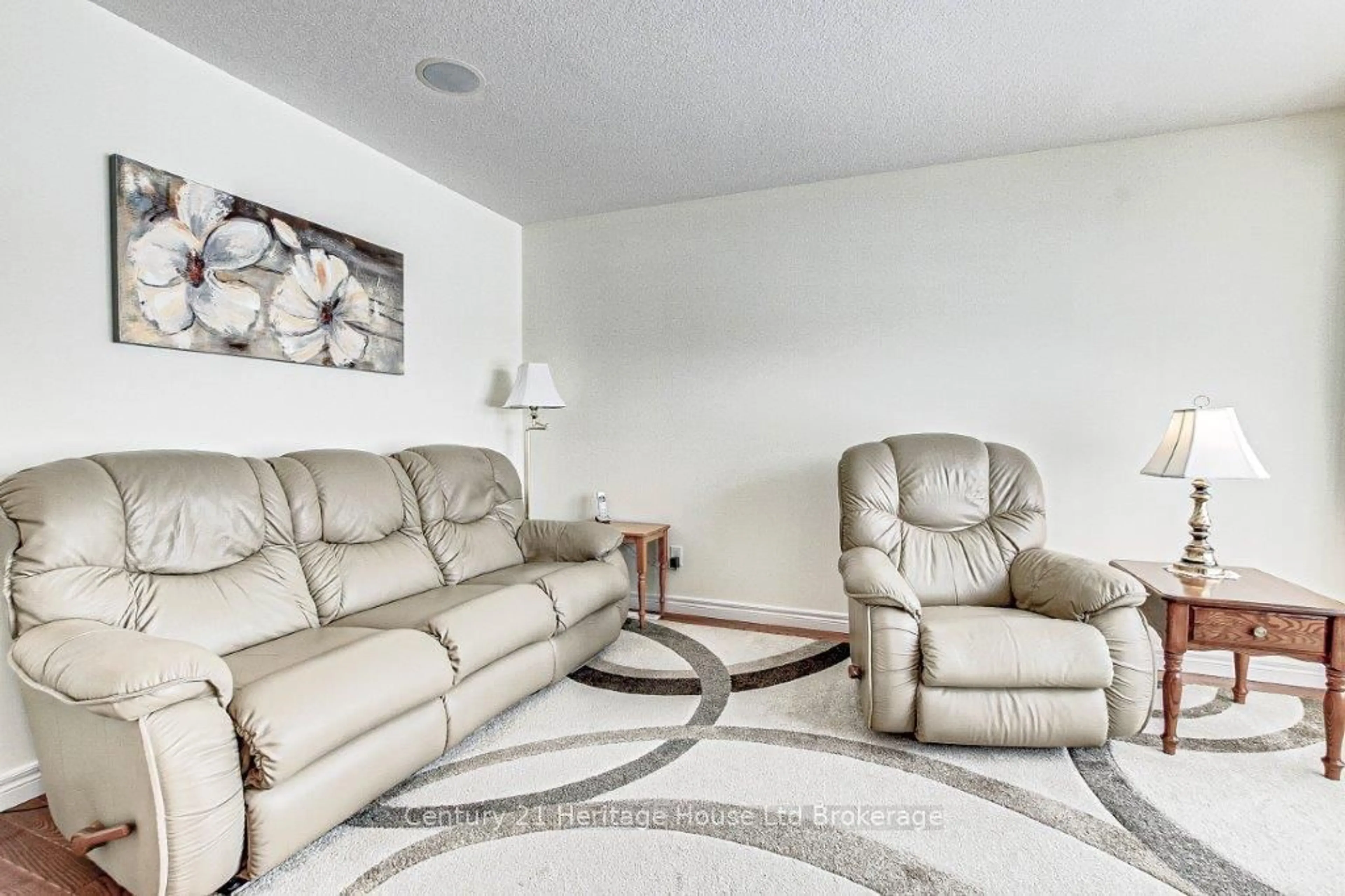 Living room with furniture, unknown for 704 Anzio Rd, Woodstock Ontario N4T 0B4