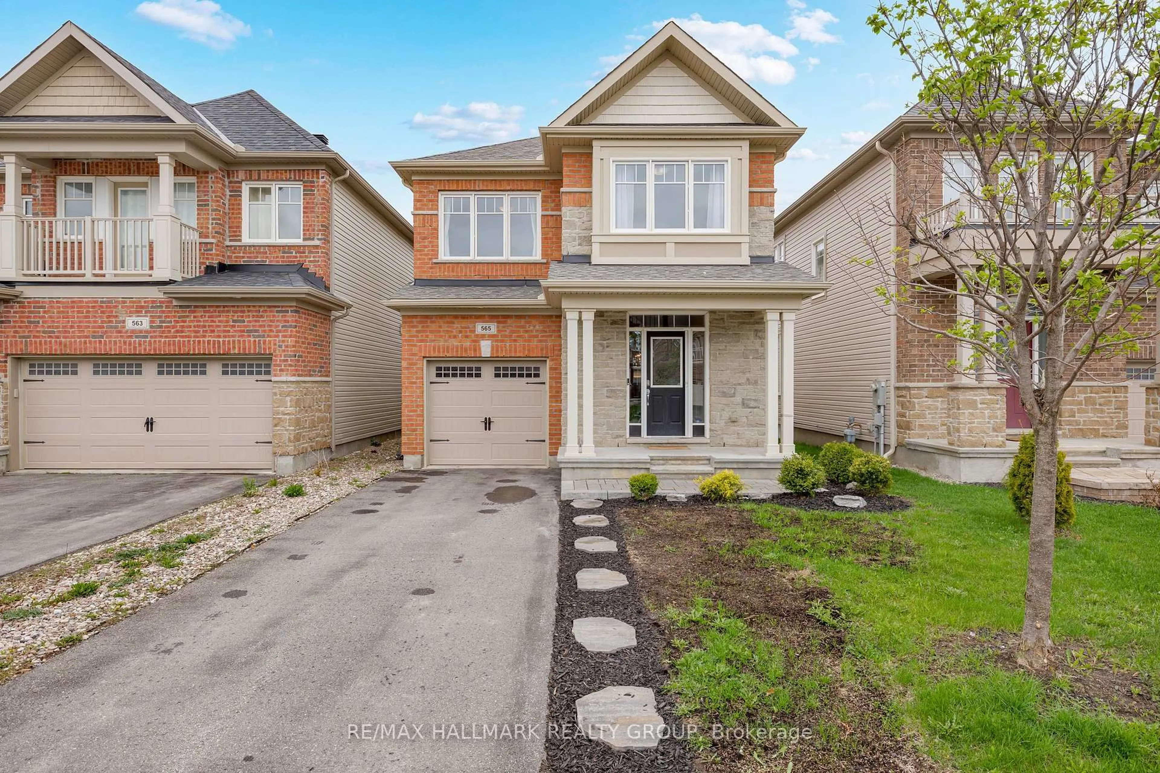 Home with brick exterior material, street for 565 Rouncey Rd, Ottawa Ontario K2S 1B6