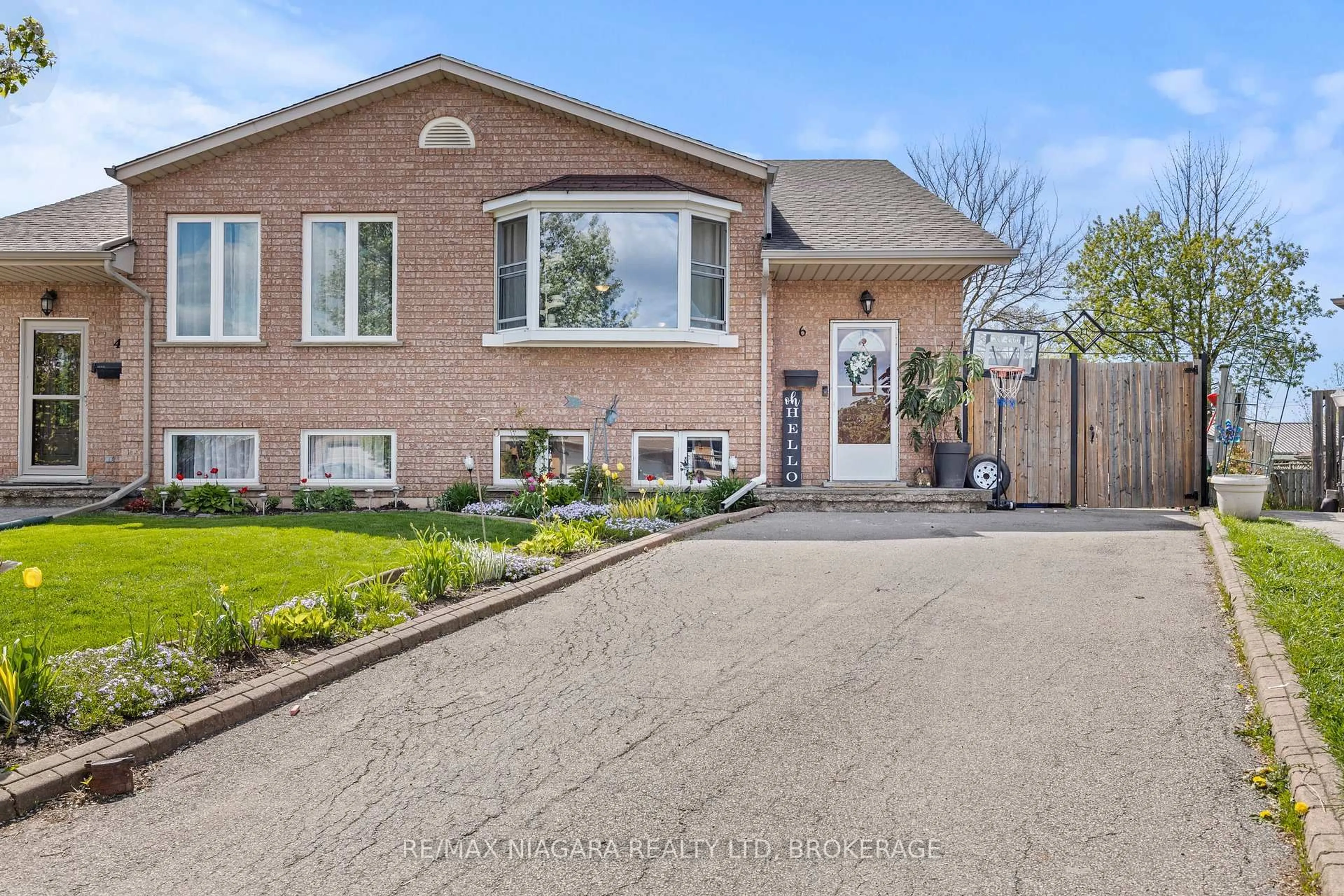 Home with brick exterior material, street for 6 Marc Crt, Welland Ontario L3B 5X2