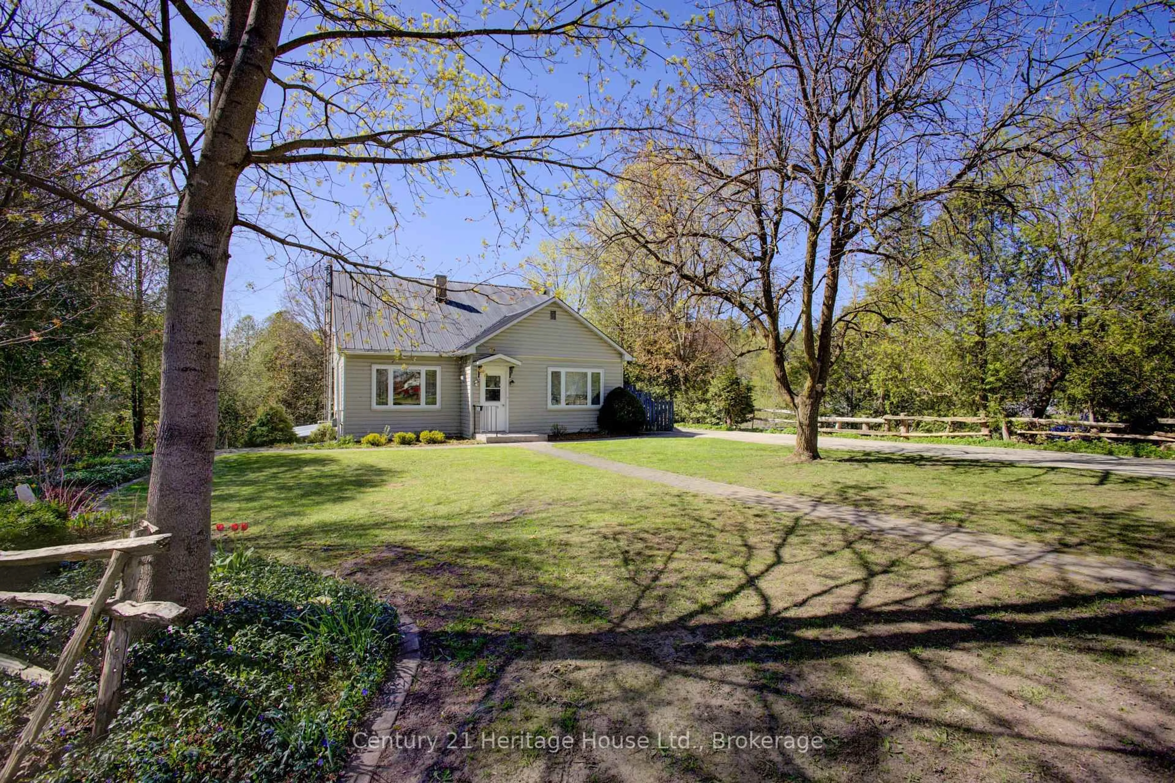 A pic from outside/outdoor area/front of a property/back of a property/a pic from drone, street for 244 Albert St, West Grey Ontario N0G 1R0