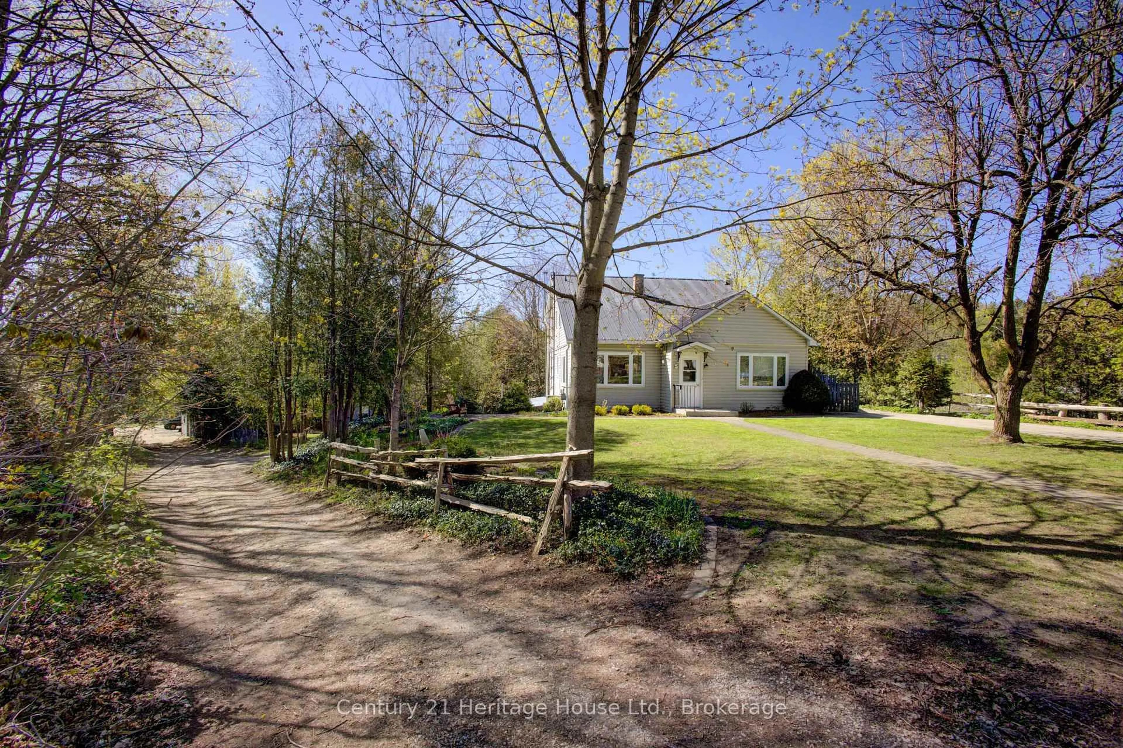 A pic from outside/outdoor area/front of a property/back of a property/a pic from drone, street for 244 Albert St, West Grey Ontario N0G 1R0