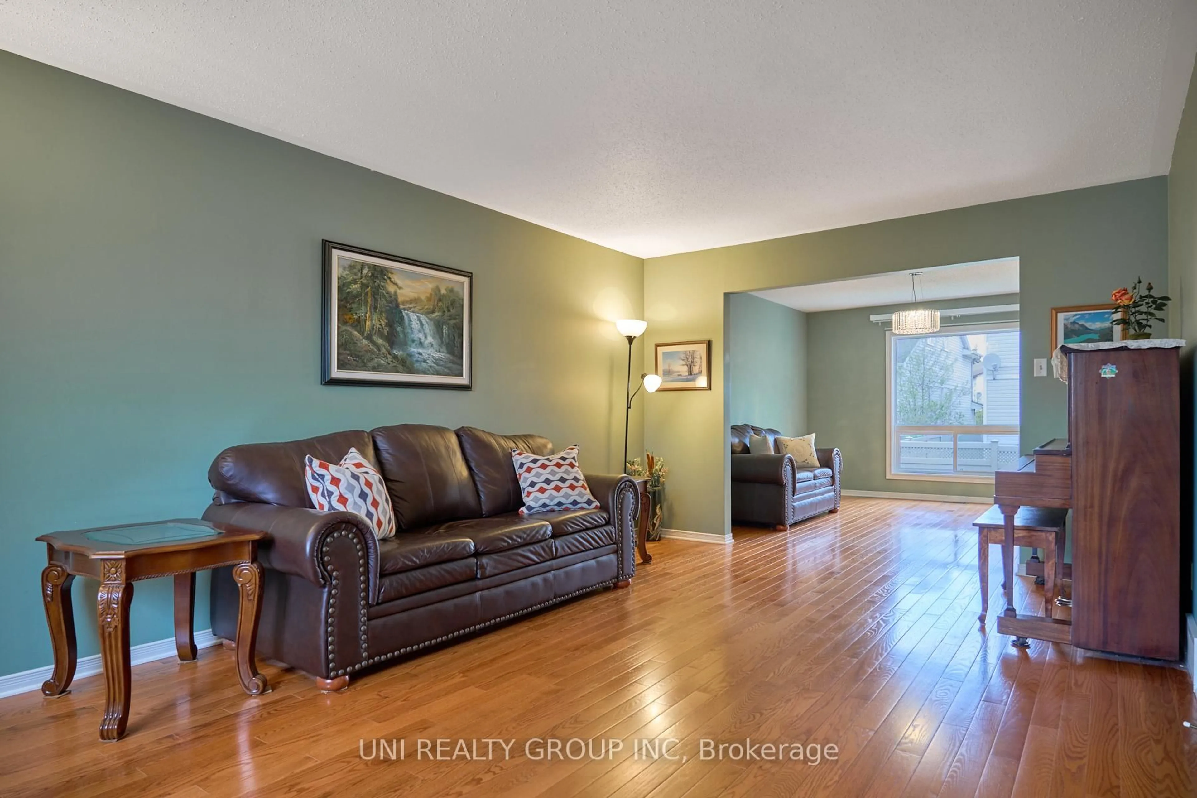 Living room with furniture, unknown for 64 BRAMBLEGROVE Cres, Ottawa Ontario K1T 3E9
