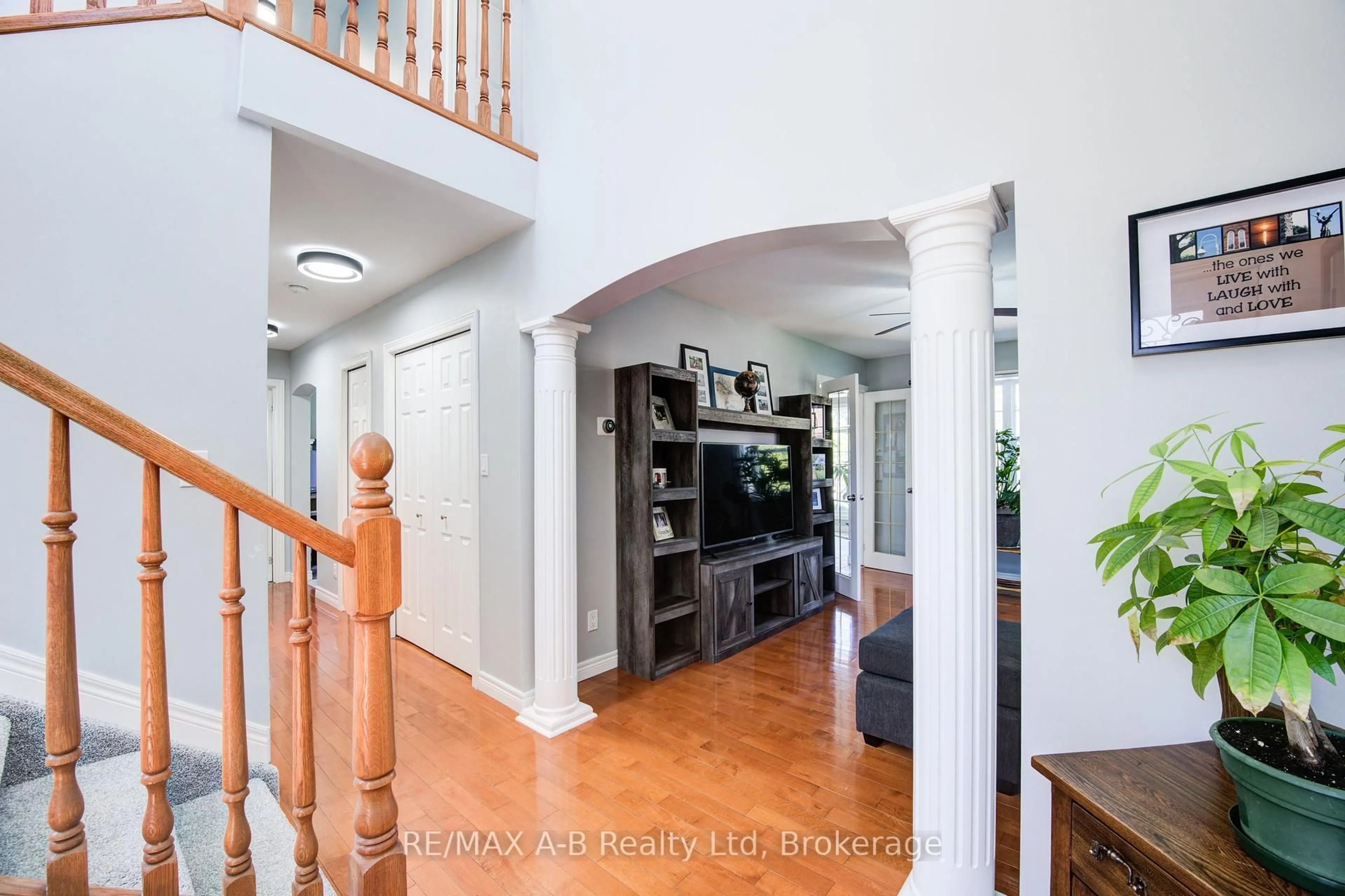 Indoor entryway for 101 Rudy Ave, East Zorra-Tavistock Ontario N0B 2R0