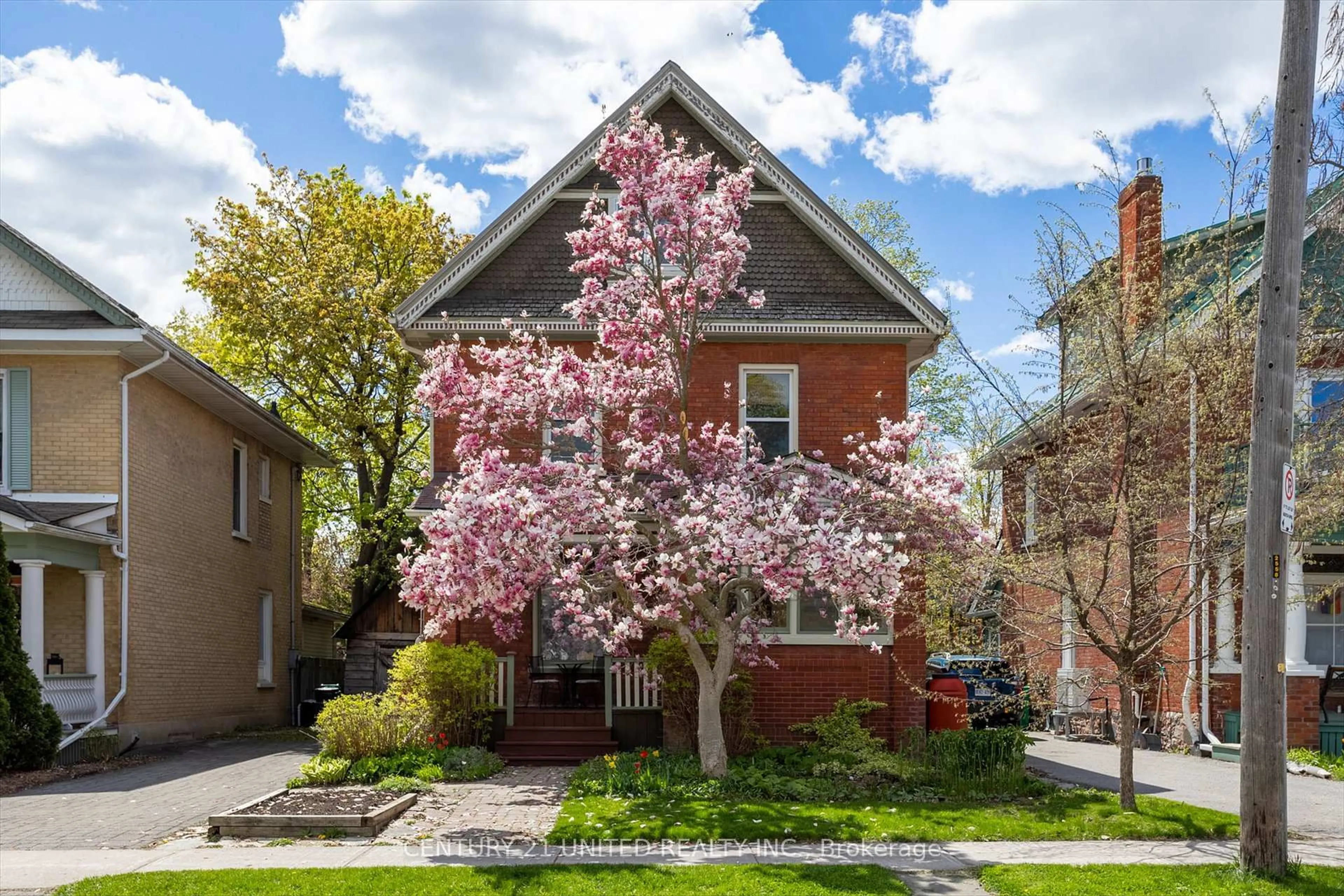 Home with brick exterior material, street for 311 Pearl Ave, Peterborough Central Ontario K9J 5G4