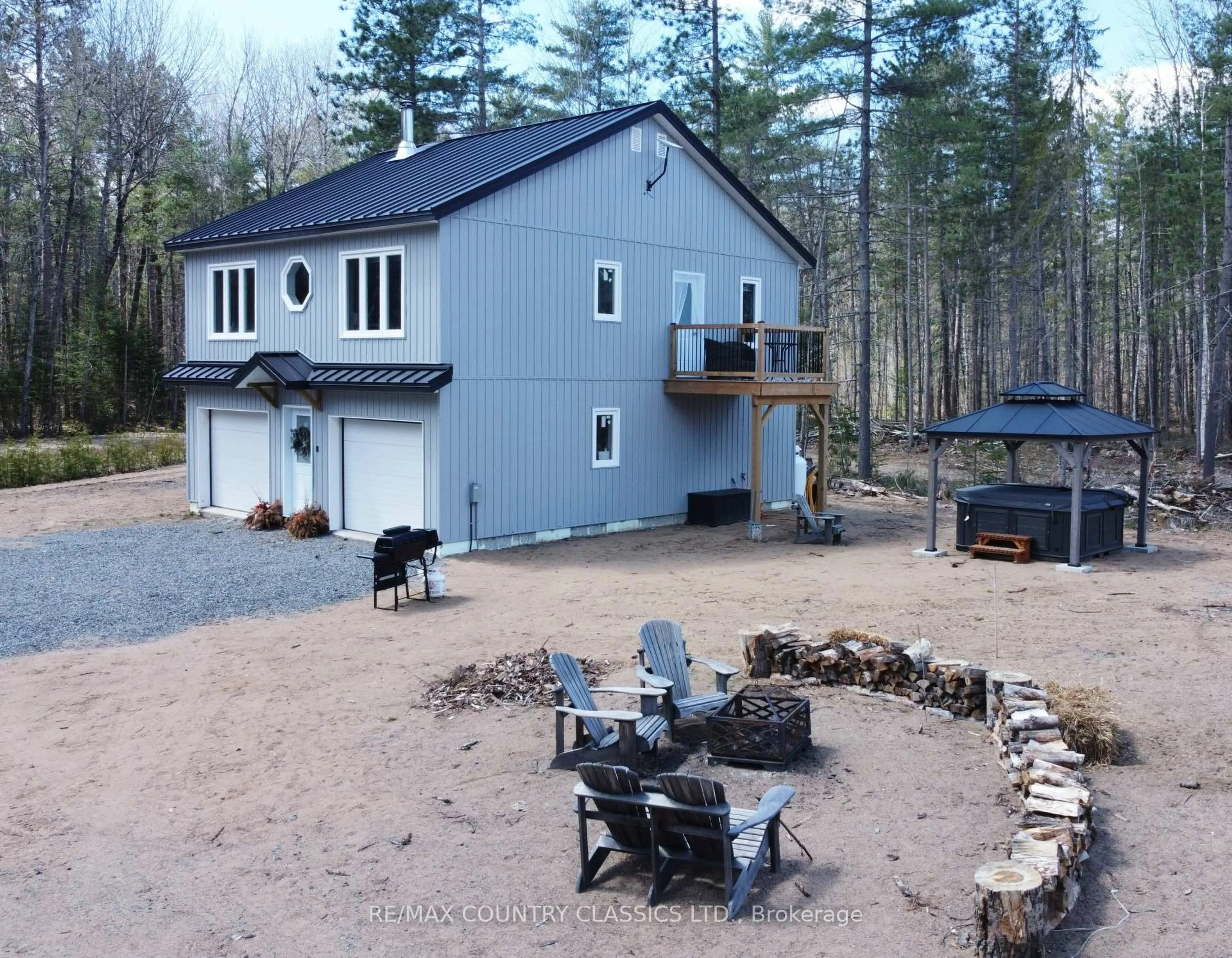 A pic from outside/outdoor area/front of a property/back of a property/a pic from drone, unknown for 237 Grunwald Rd, Barry's Bay Ontario K0J 1B0