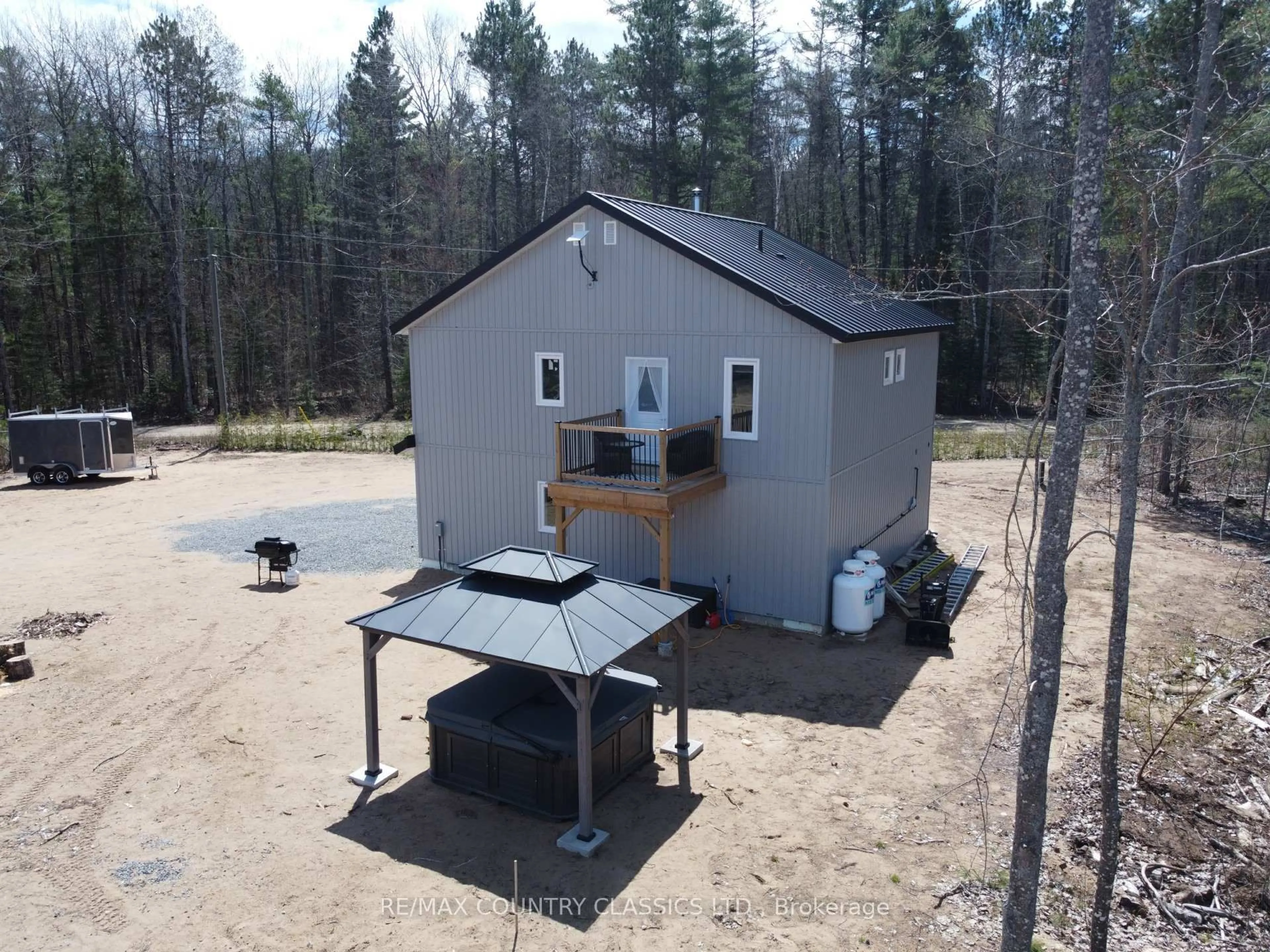 A pic from outside/outdoor area/front of a property/back of a property/a pic from drone, building for 237 Grunwald Rd, Barry's Bay Ontario K0J 1B0