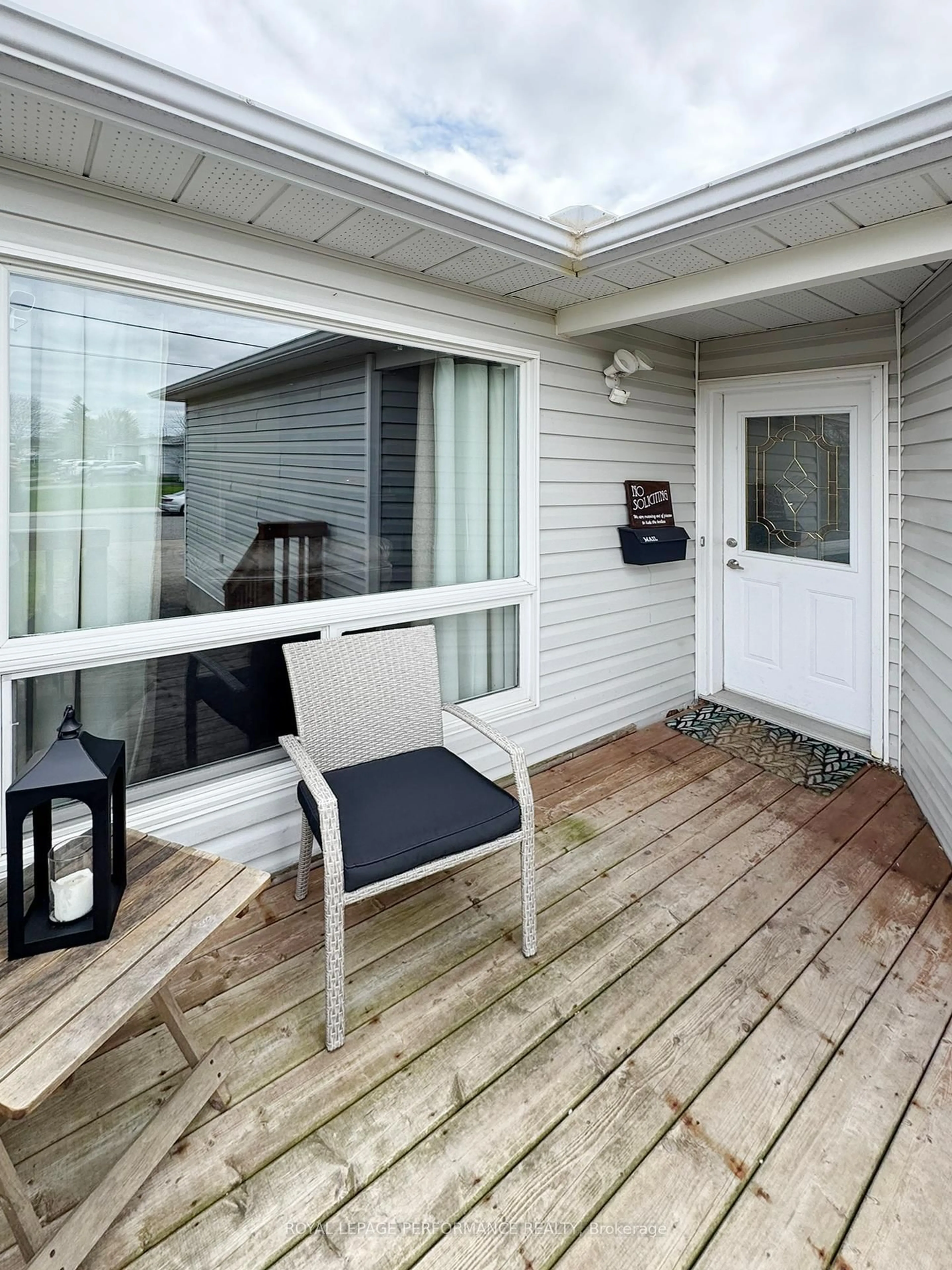 Patio, unknown for 156 Hughes St, Carleton Place Ontario K7C 4N1