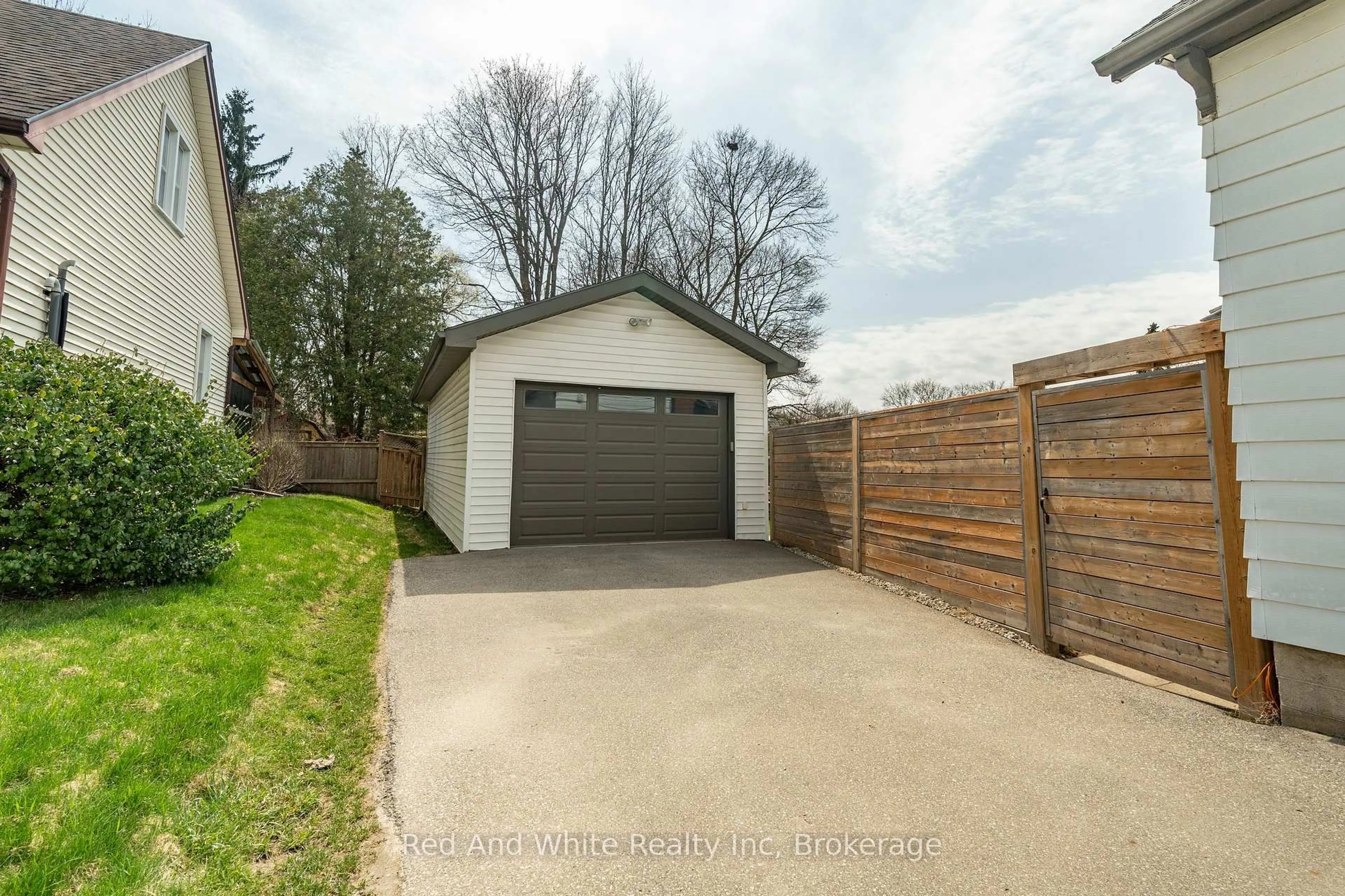 Unknown for 227 Bridgeport Rd, Waterloo Ontario N2J 2K7