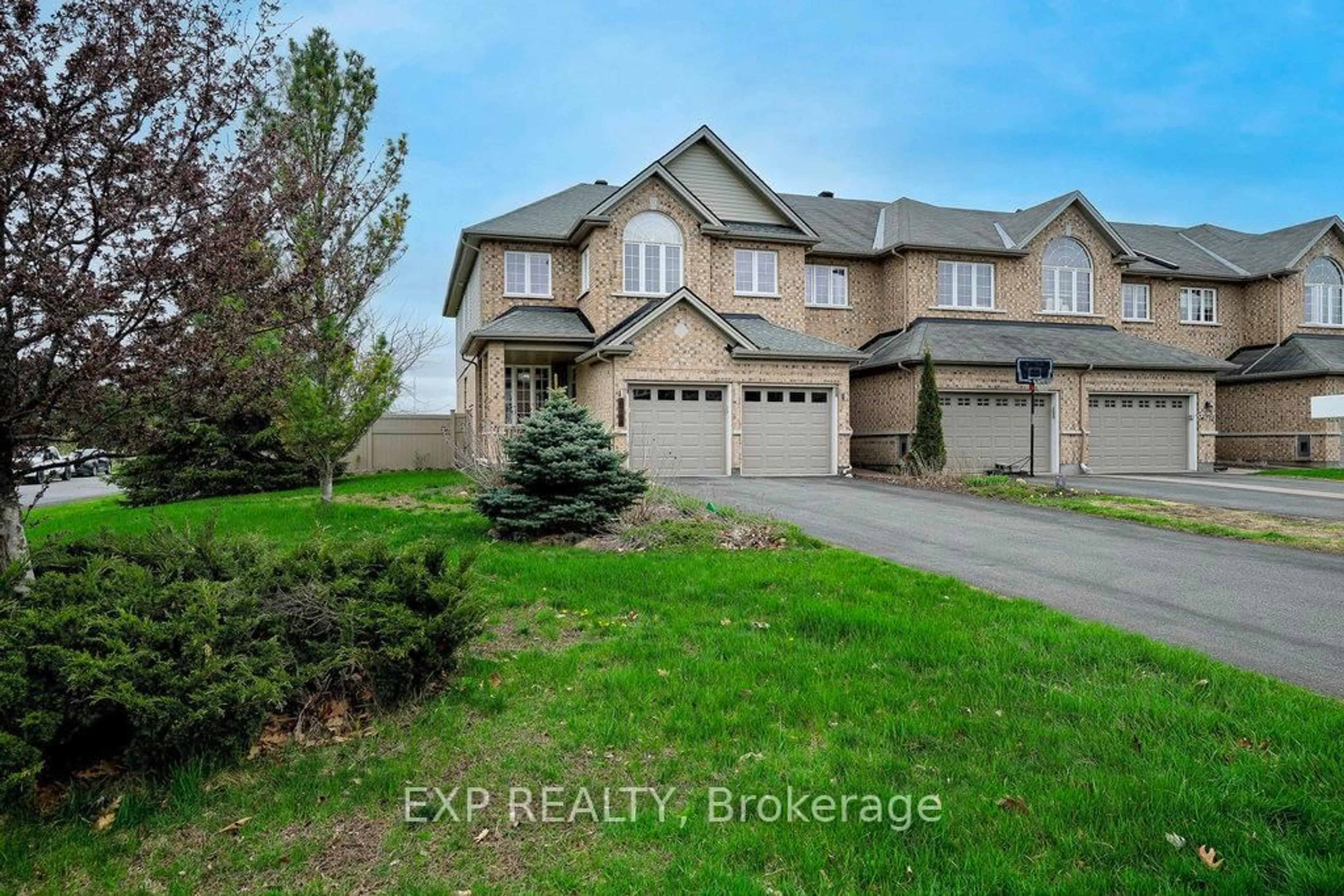 A pic from outside/outdoor area/front of a property/back of a property/a pic from drone, street for 6768 Breanna Cardill St, Greely Ontario K4P 0C3