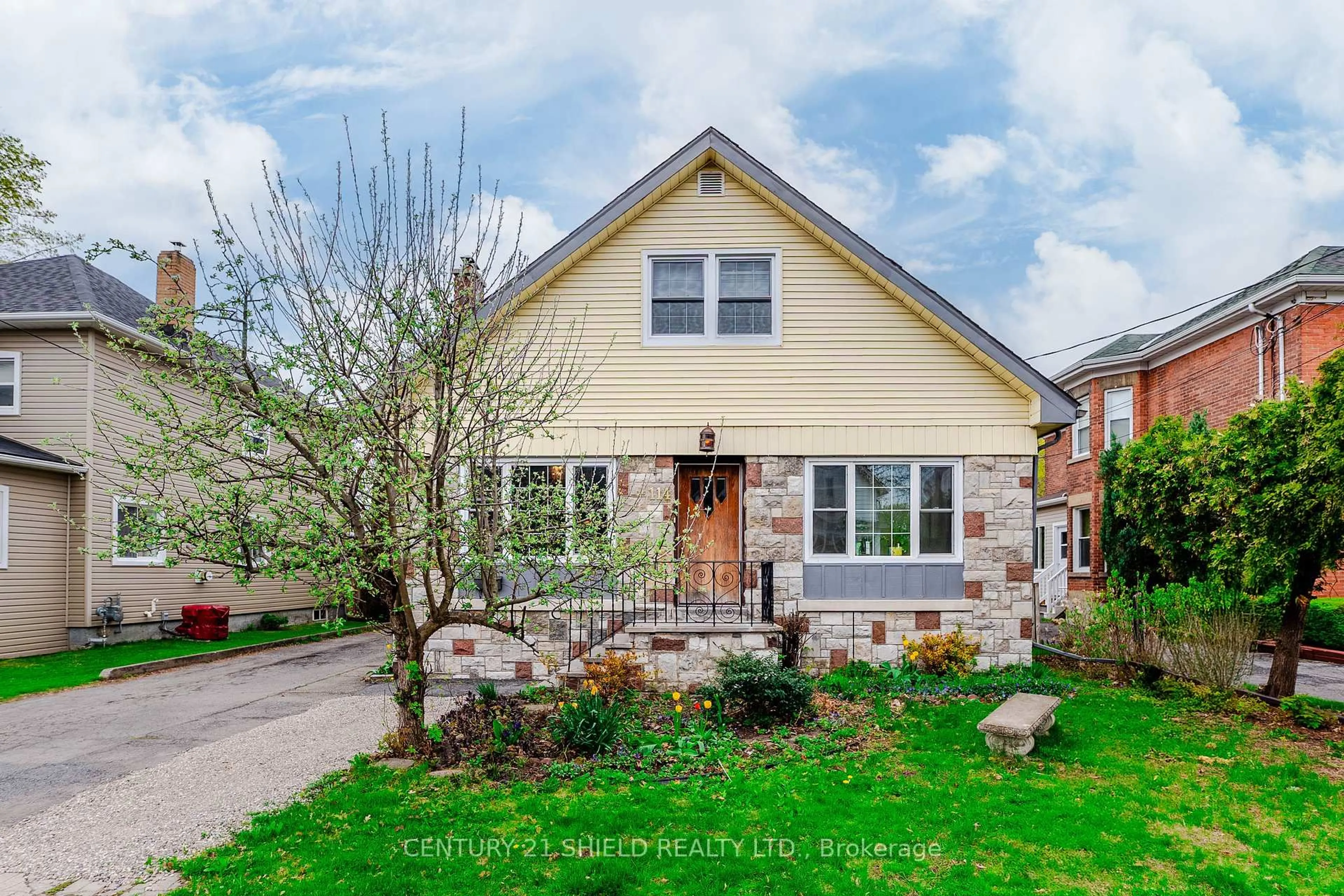 Home with brick exterior material, street for 114 Gloucester St, Cornwall Ontario K6H 3W4