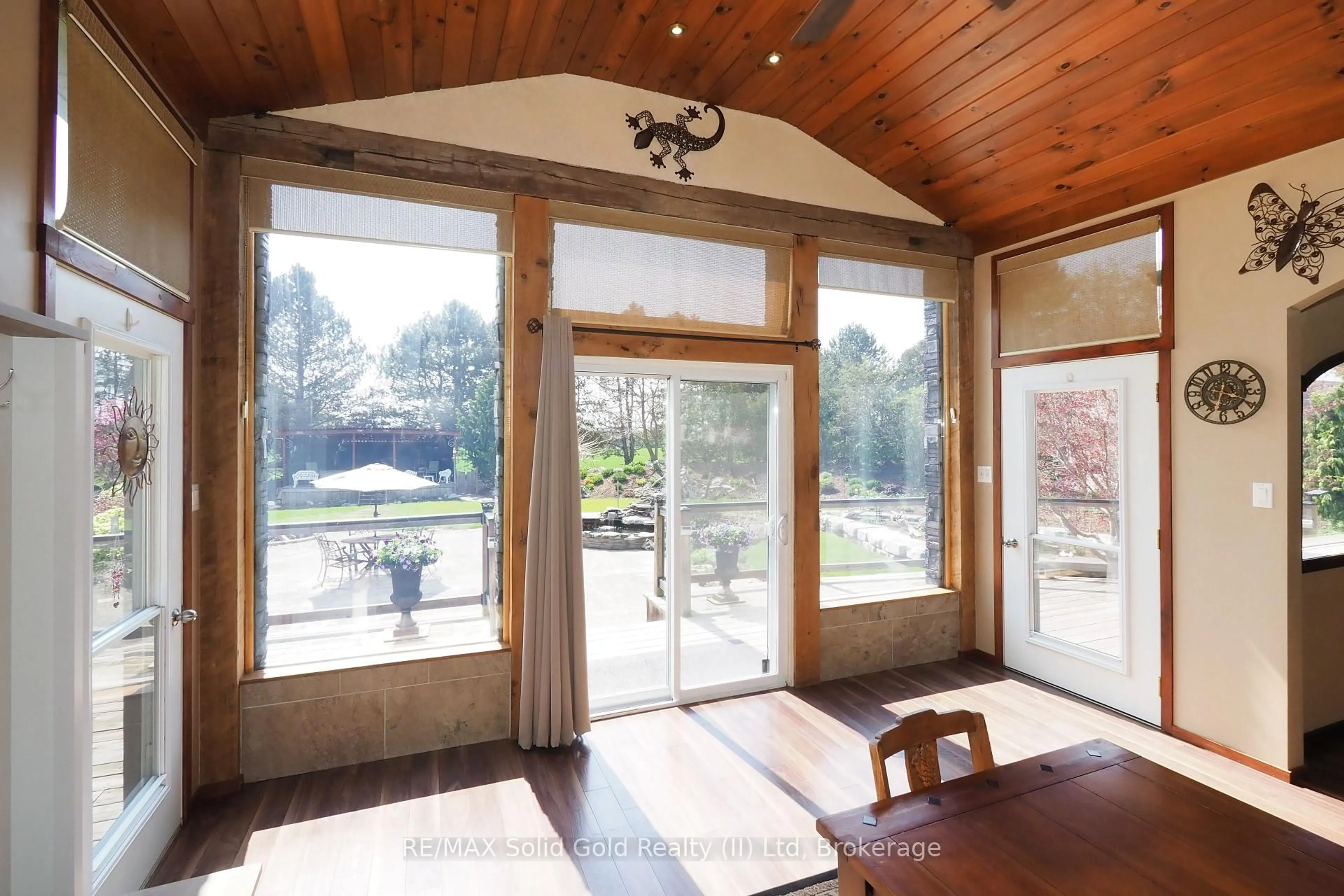 Dining room, wood/laminate floor for 681 Sawmill Rd, Woolwich Ontario N0B 1K0