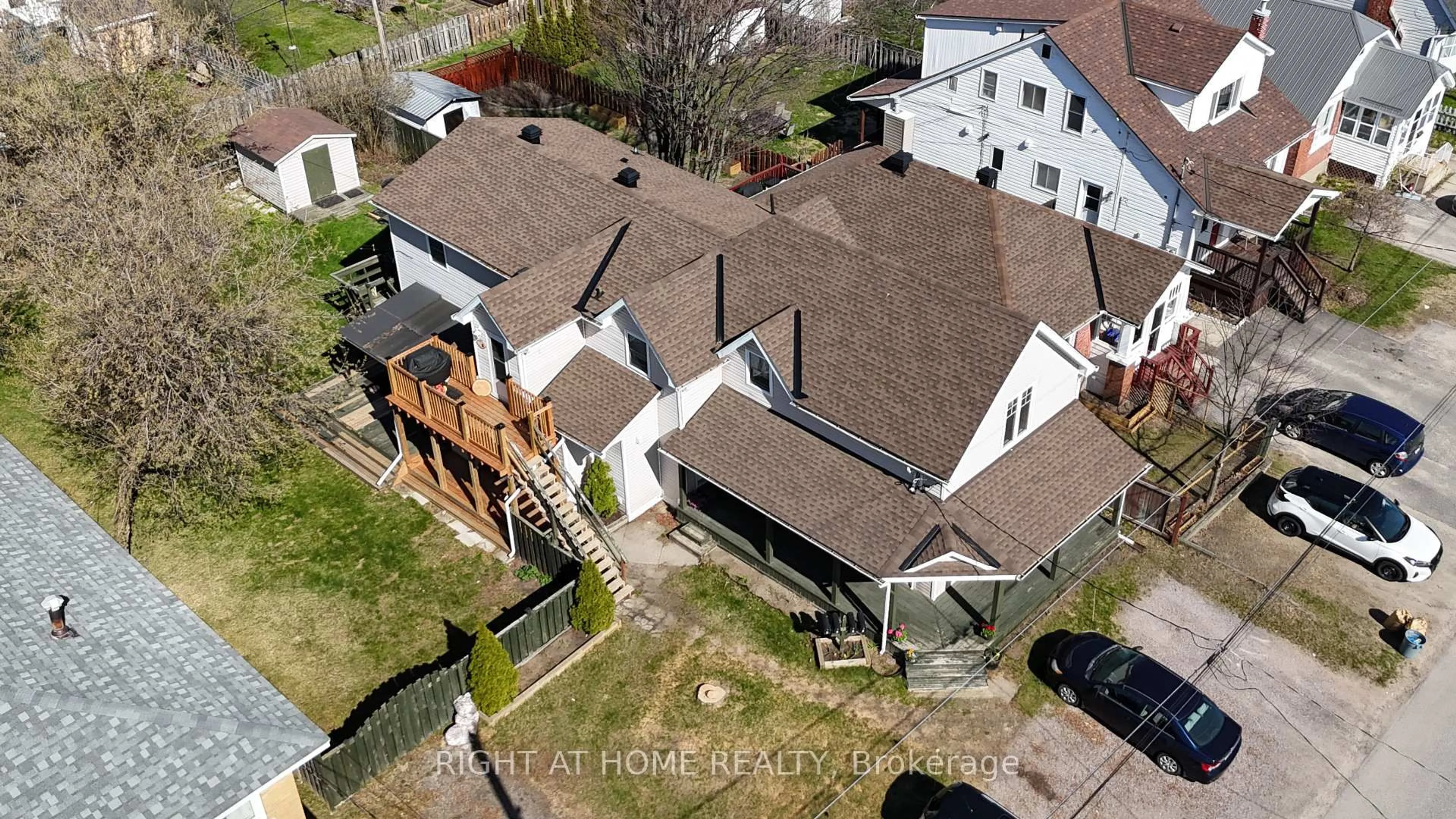 A pic from outside/outdoor area/front of a property/back of a property/a pic from drone, street for 251 Victoria St, North Bay Ontario P1B 6B6