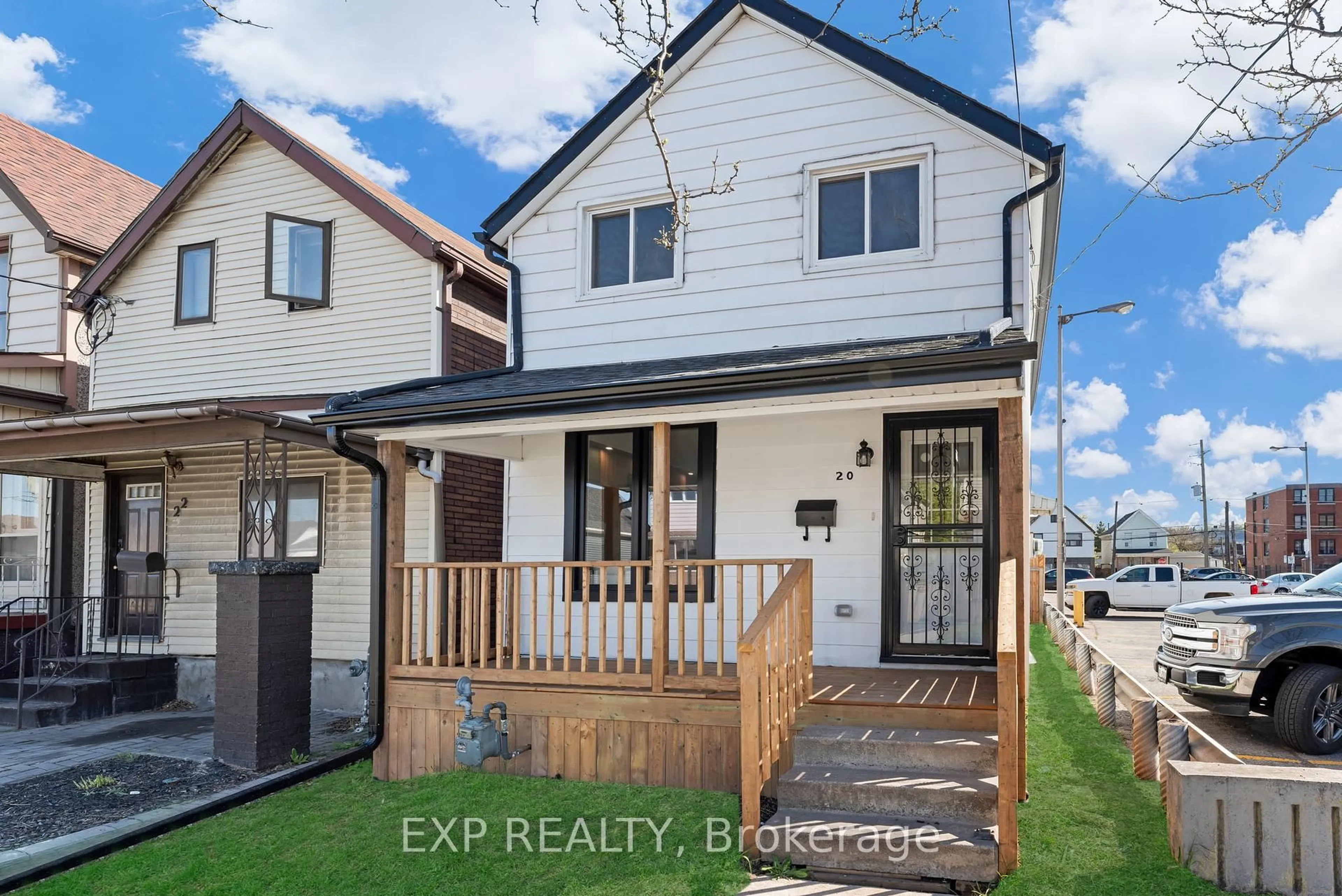 A pic from outside/outdoor area/front of a property/back of a property/a pic from drone, street for 20 Britannia Ave, Hamilton Ontario L8H 1W4