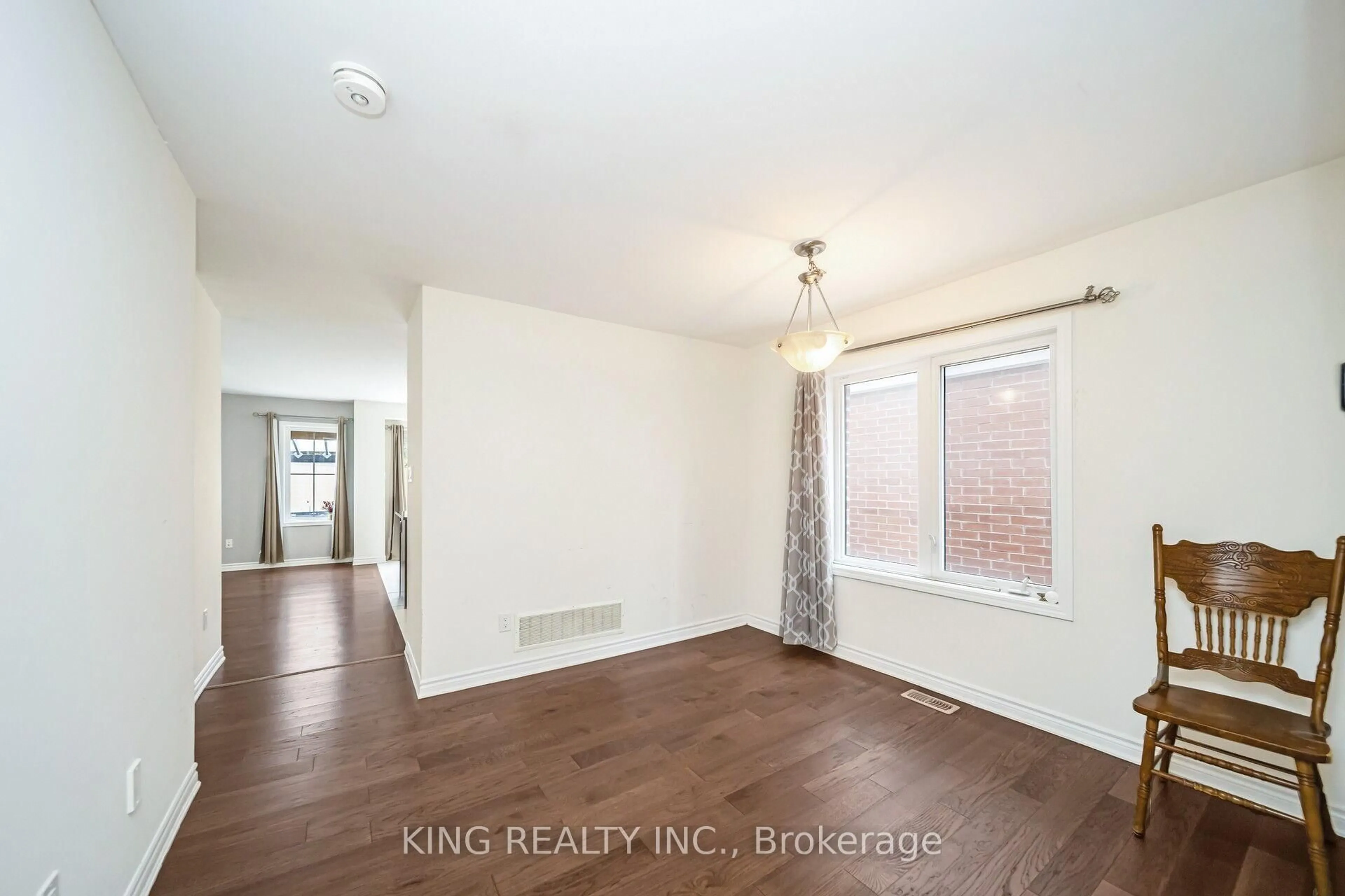 A pic of a room for 8 Pointer St, Cambridge Ontario N3E 0B3