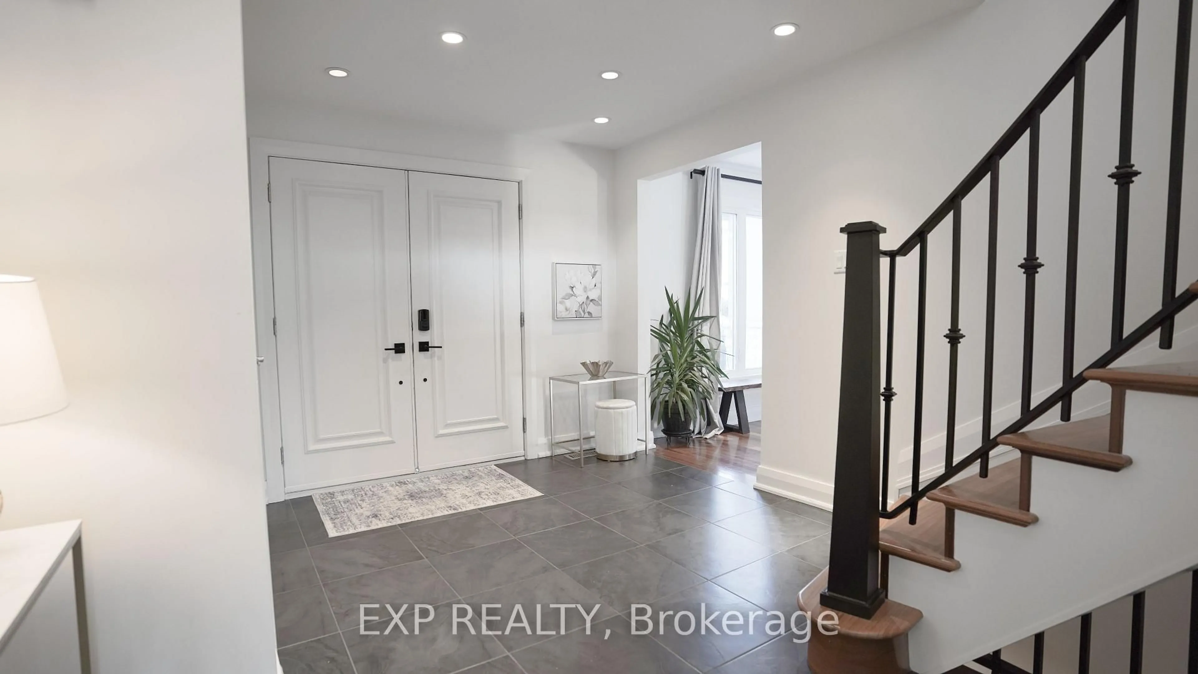 Indoor entryway for 17 Chesswood Crt, Ottawa Ontario K2E 7E3