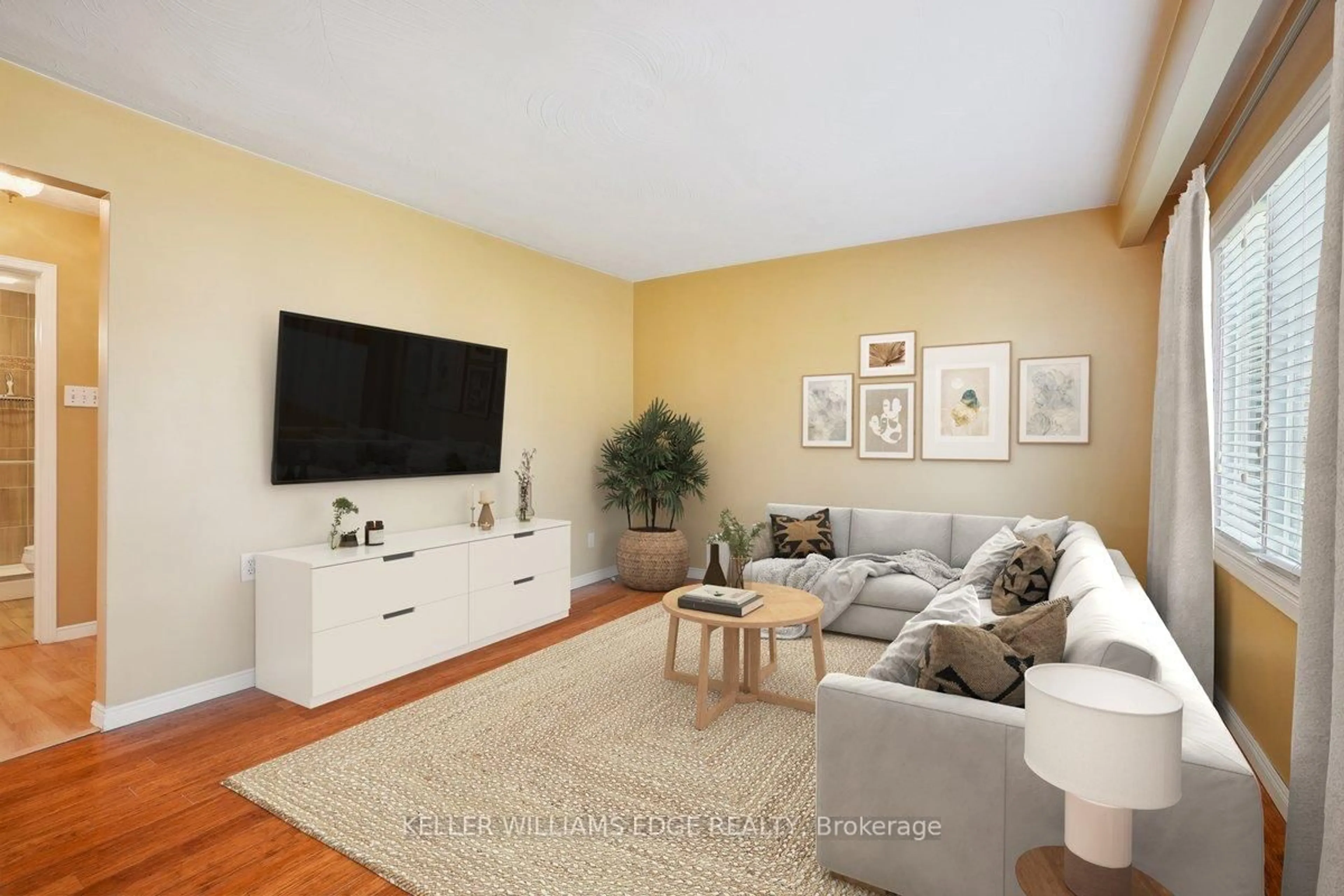 Living room with furniture, unknown for 343 Weir St, Hamilton Ontario L8H 5G6