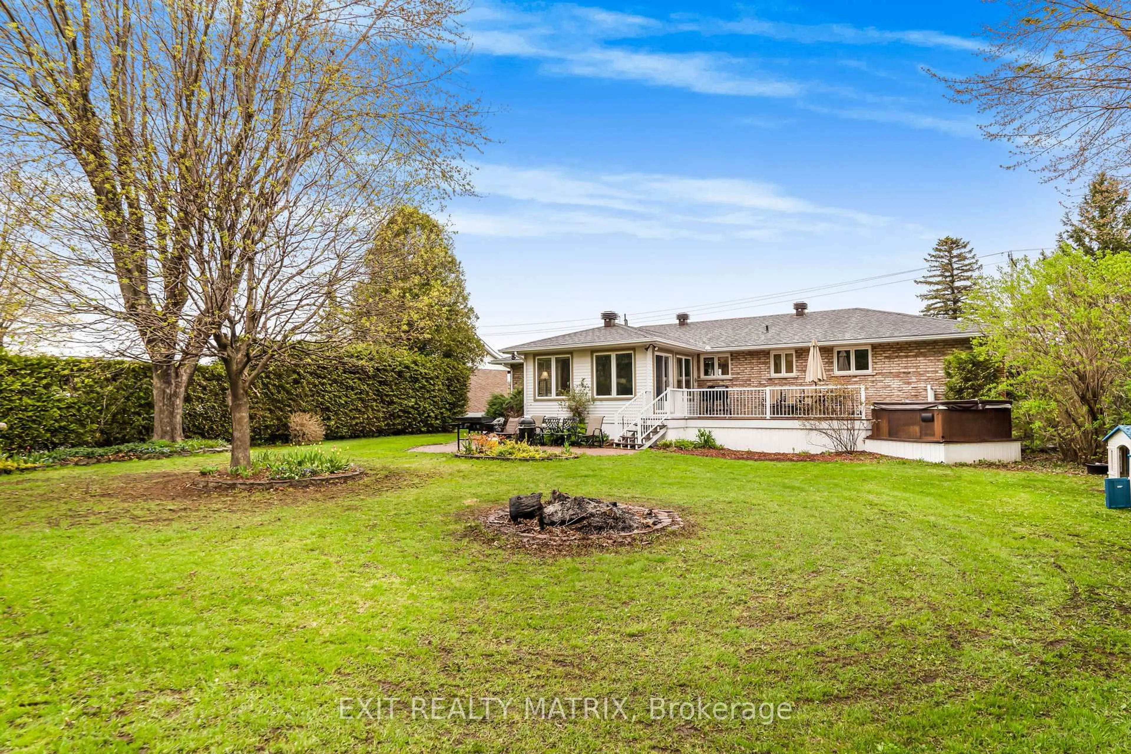 A pic from outside/outdoor area/front of a property/back of a property/a pic from drone, unknown for 31 Front Rd, Hawkesbury Ontario K0B 1K0