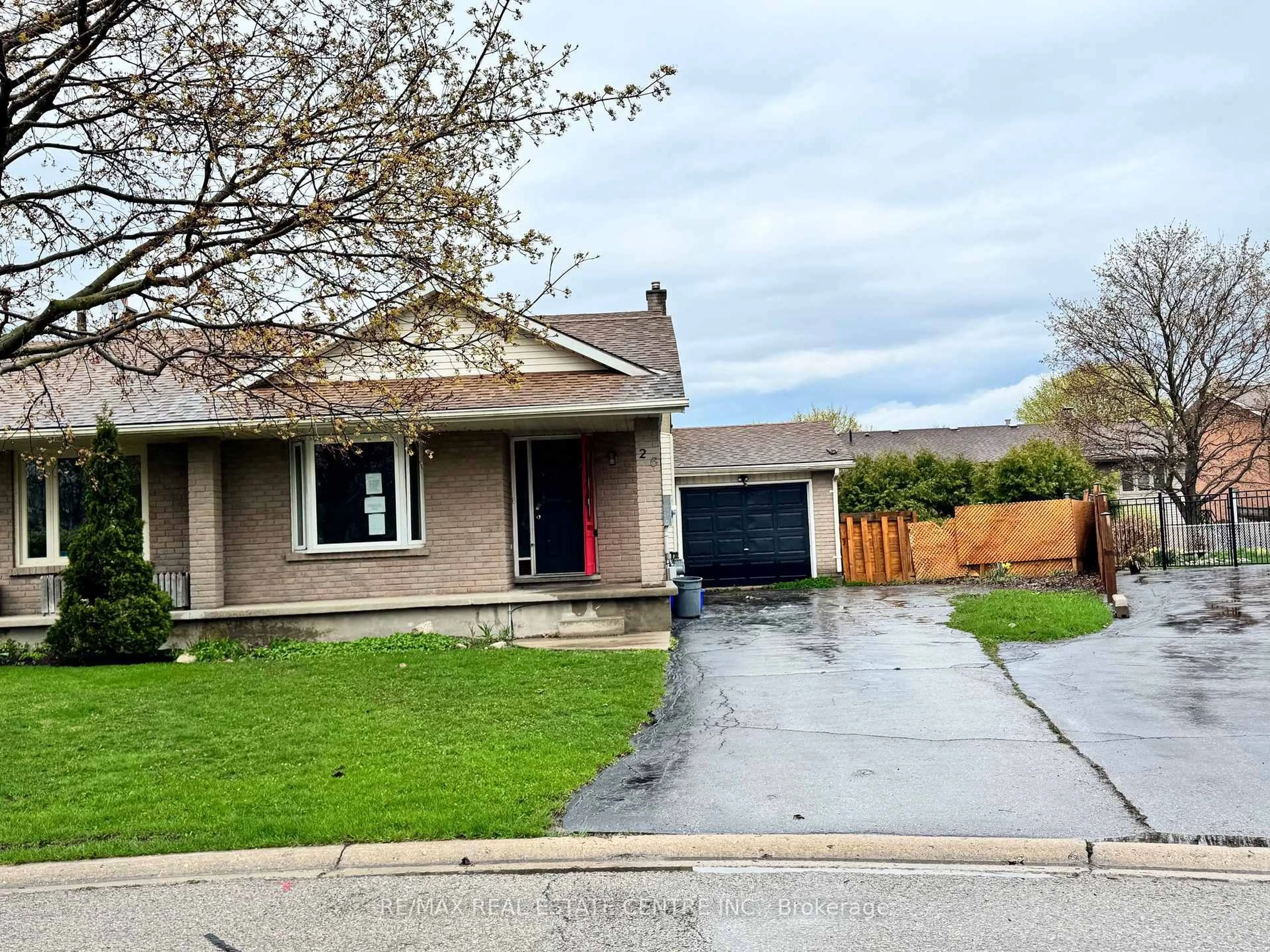 A pic from outside/outdoor area/front of a property/back of a property/a pic from drone, street for 26 Polley Pl, Stratford Ontario N4Z 1C9
