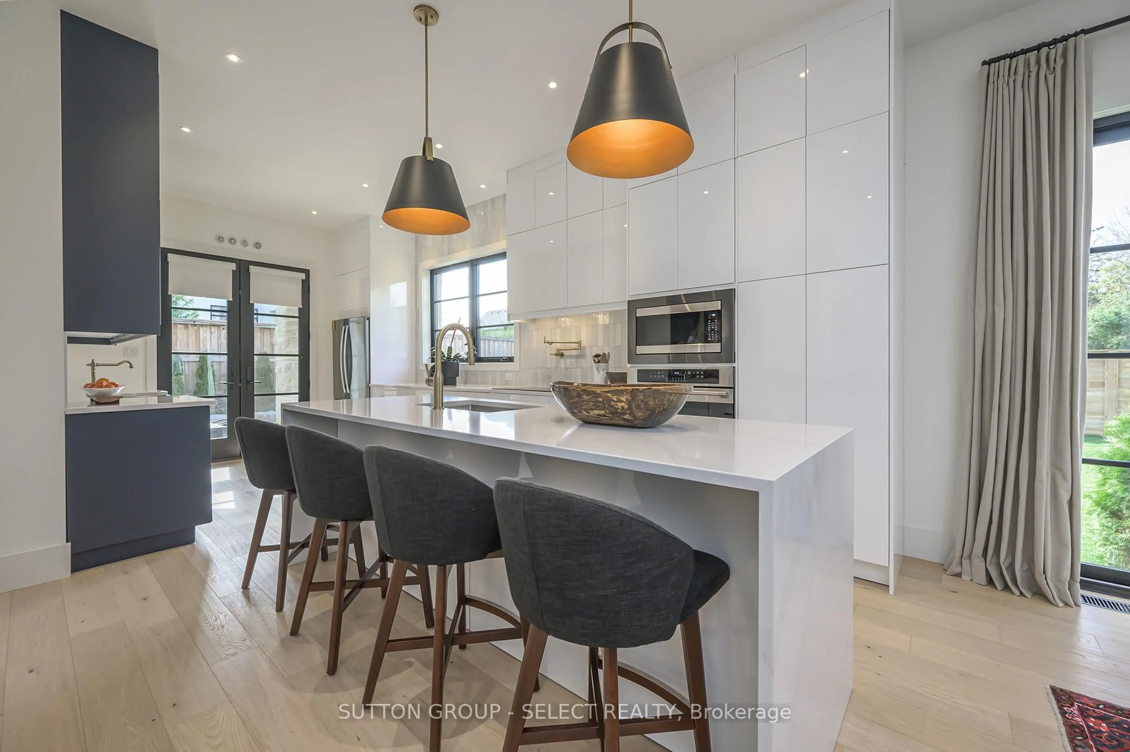 Open concept kitchen, unknown for 185 Commissioners Rd, London South Ontario N6C 2S9