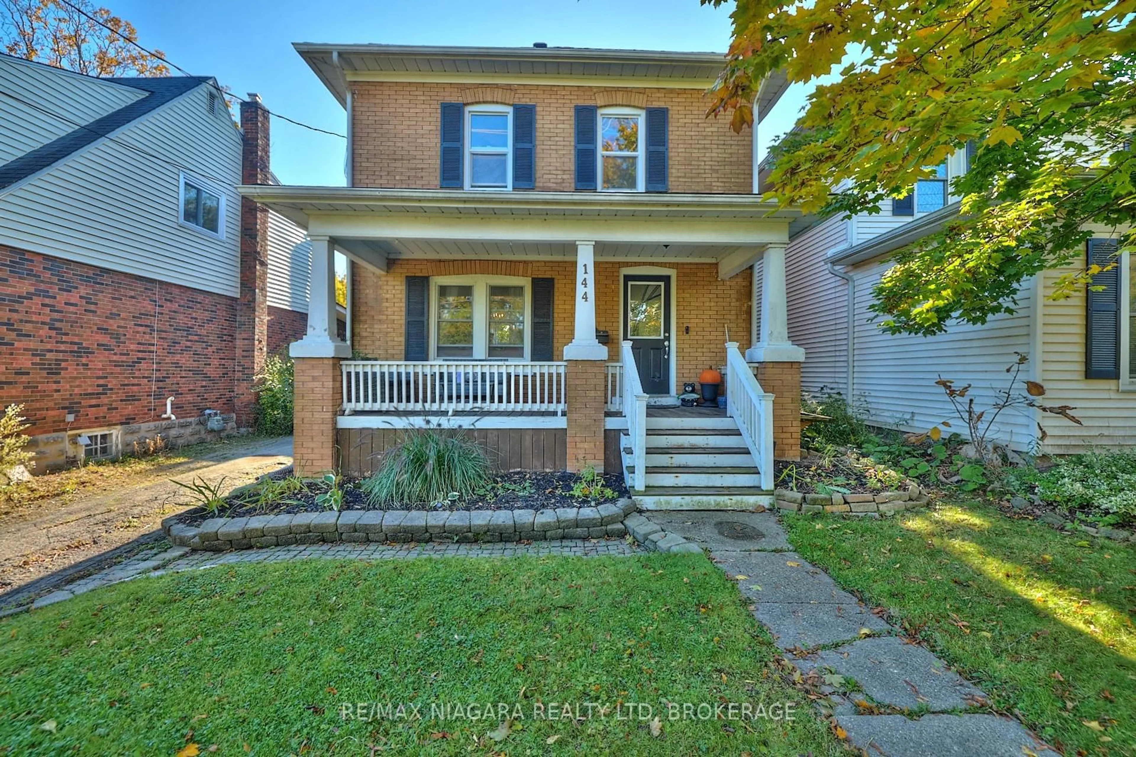 Home with brick exterior material, street for 144 River Rd, Welland Ontario L3B 2R9