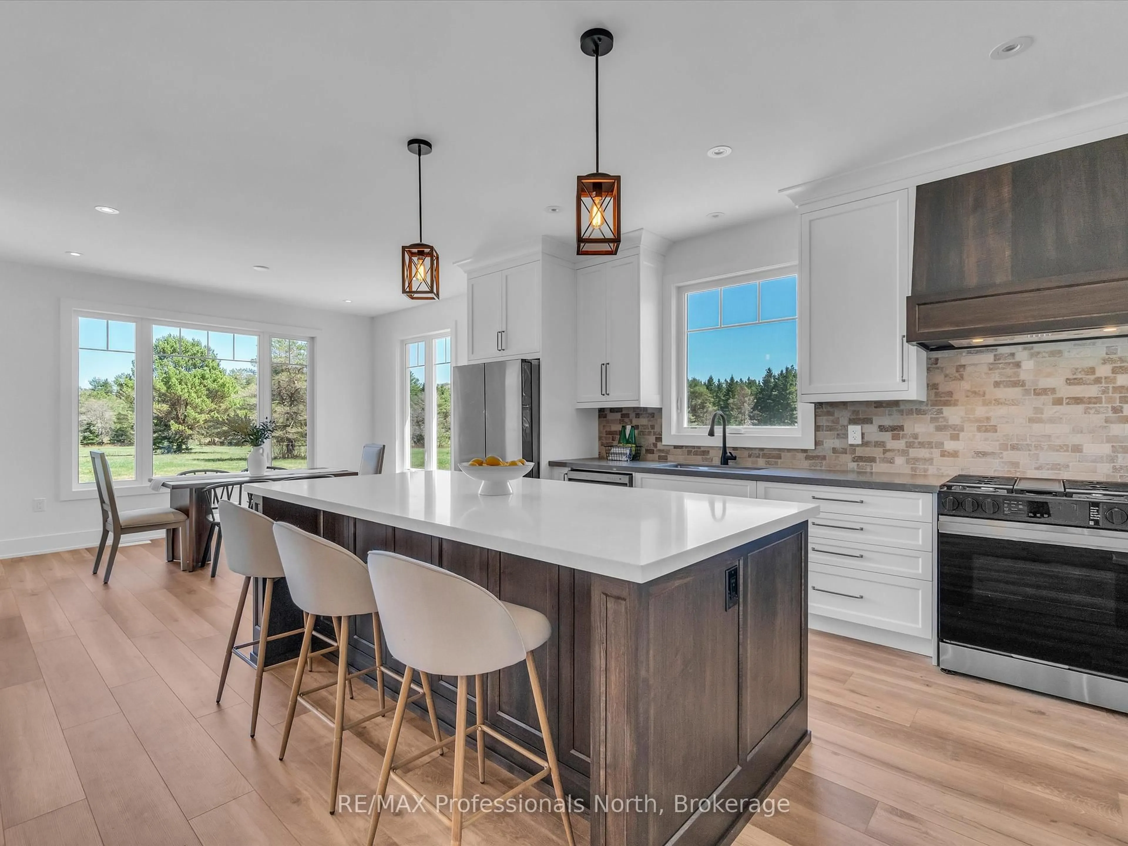 Open concept kitchen, unknown for 197 Etwell Rd, Huntsville Ontario P1H 2J2