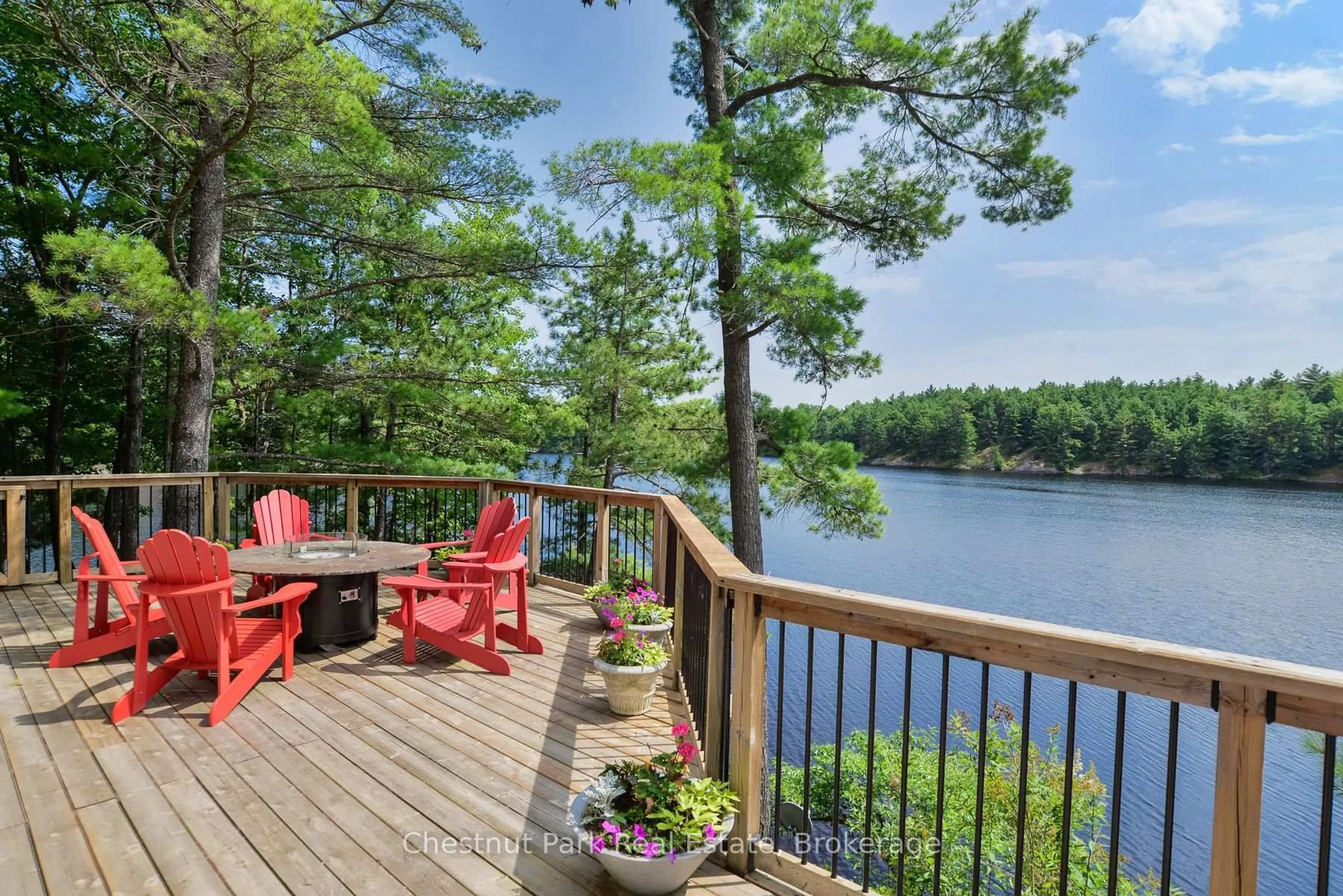 Patio, water/lake/river/ocean view for 1049 ROUTE 11 Rd, Gravenhurst Ontario P1P 1R3