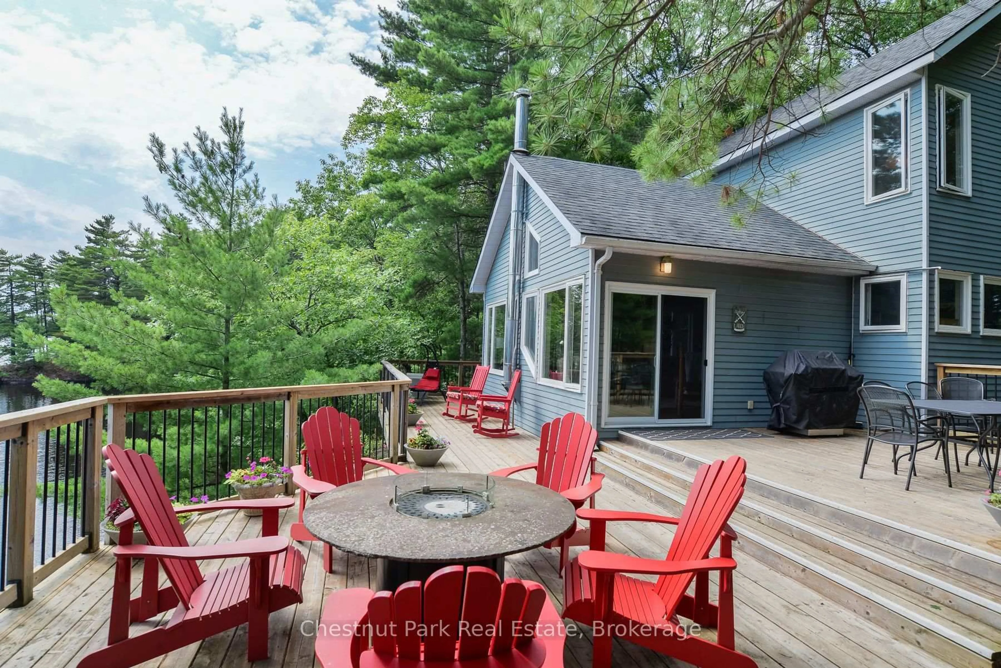 Patio, water/lake/river/ocean view for 1049 ROUTE 11 Rd, Gravenhurst Ontario P1P 1R3